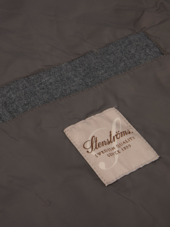 Alcantara Väst i Ull - Stenströms Store
