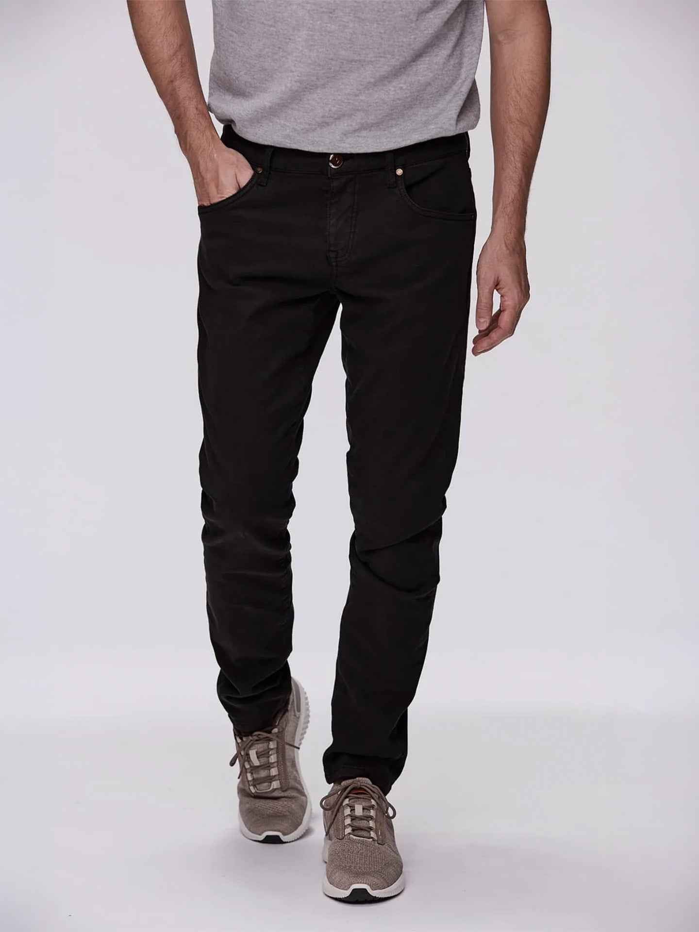Tapered Fit 5-Pocket Byxa