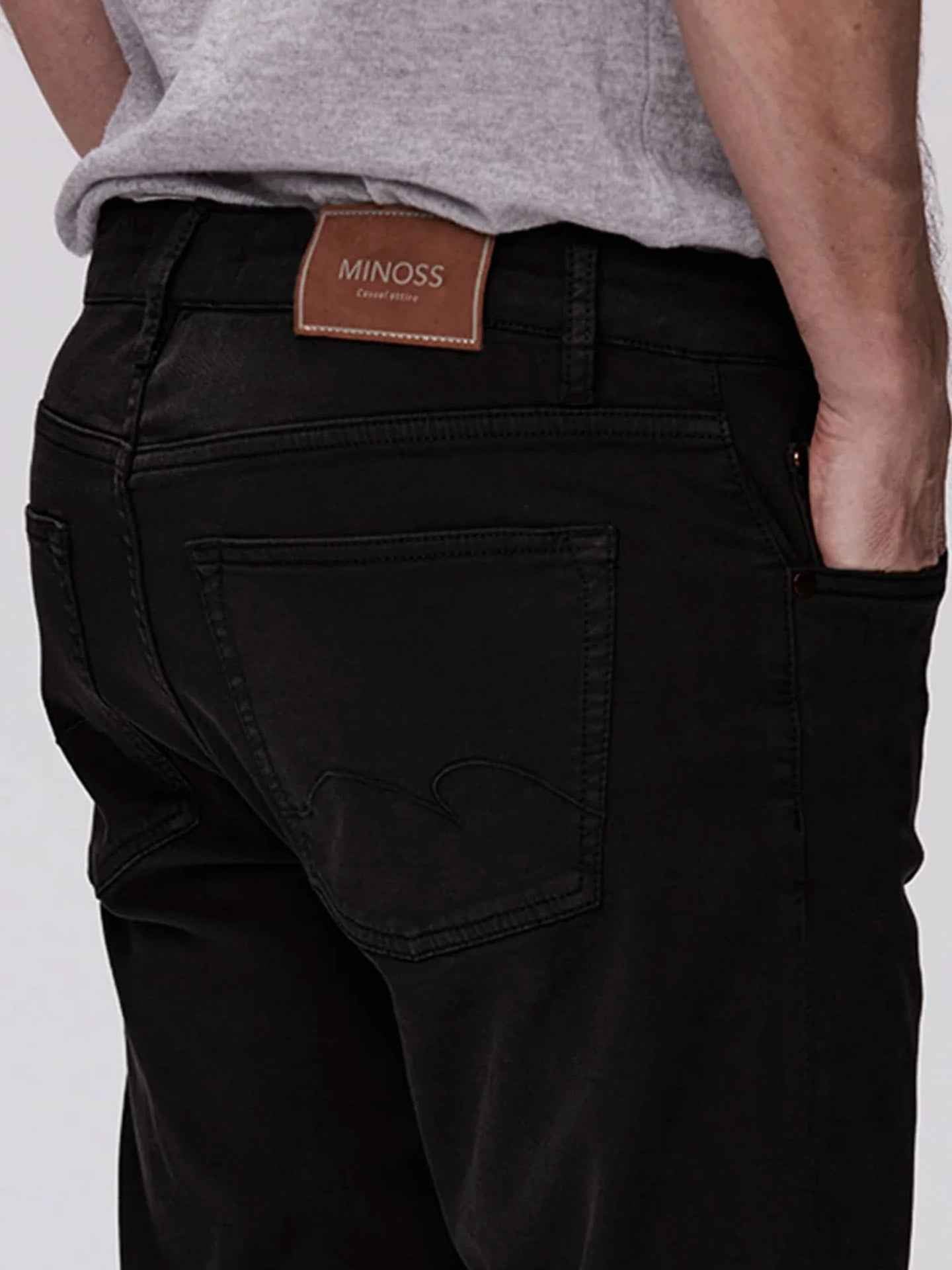 Tapered Fit 5-Pocket Byxa