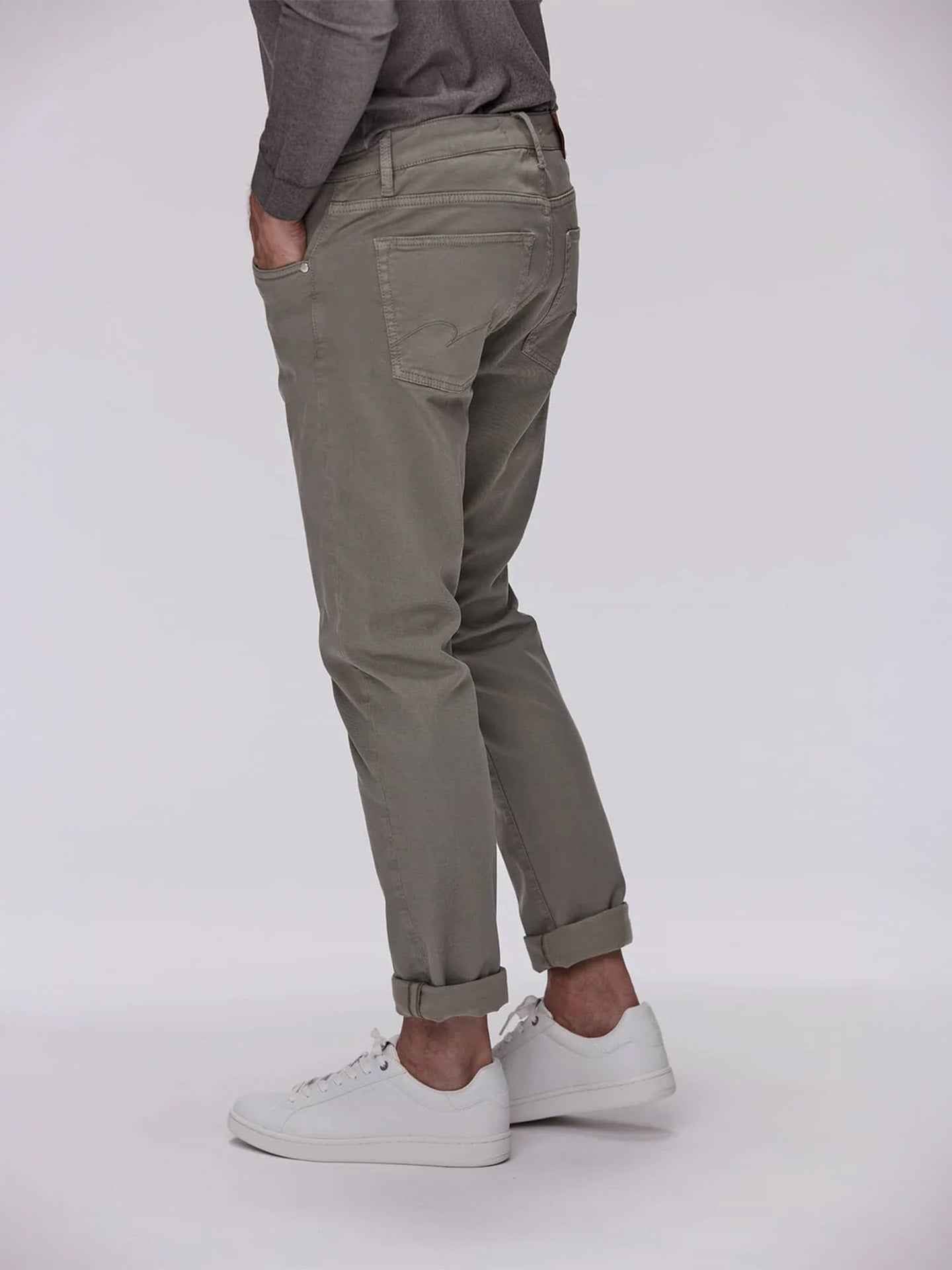 Tapered Fit 5-Pocket Byxa