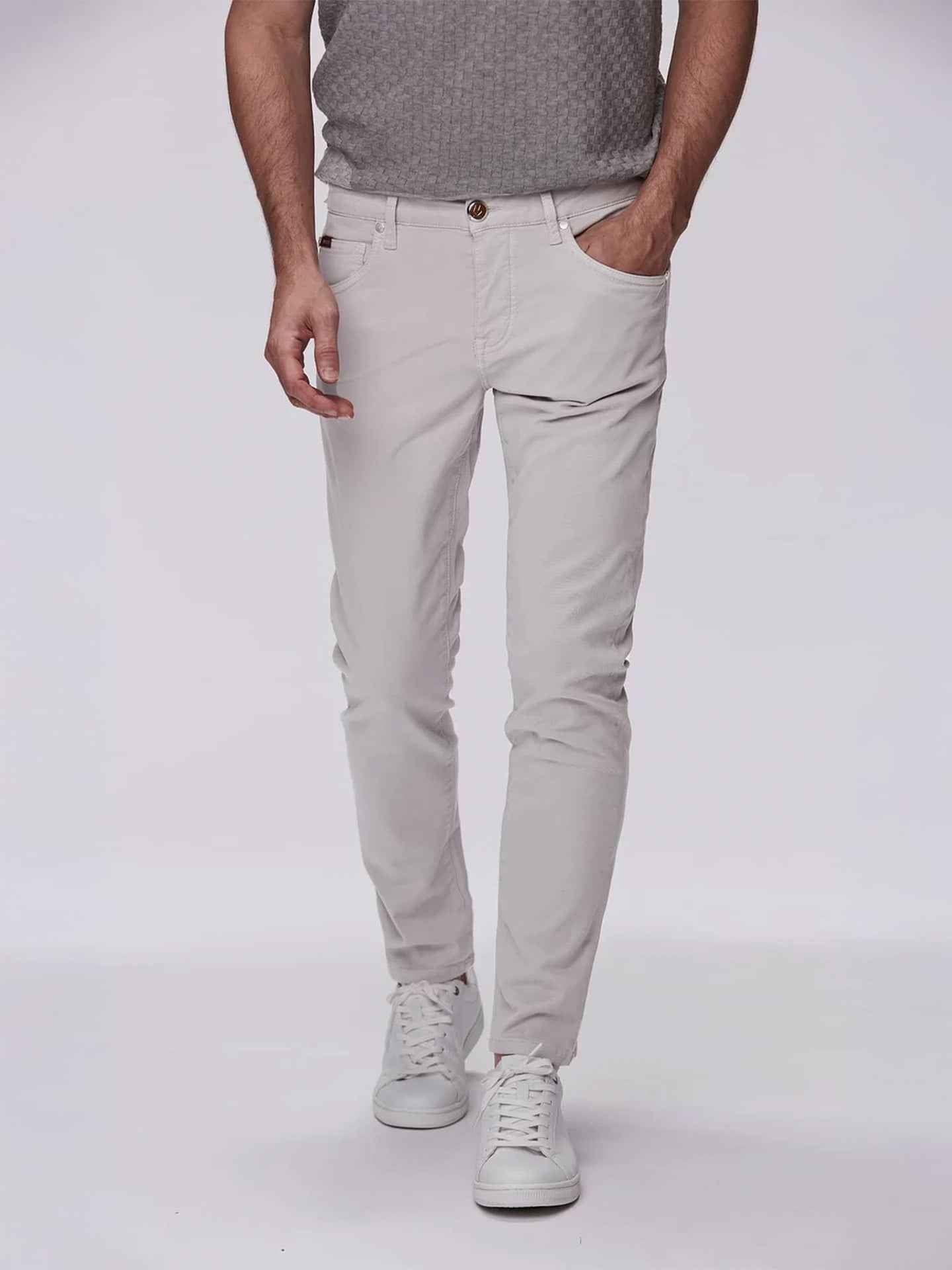 Tapered Fit 5-Pocket Byxa