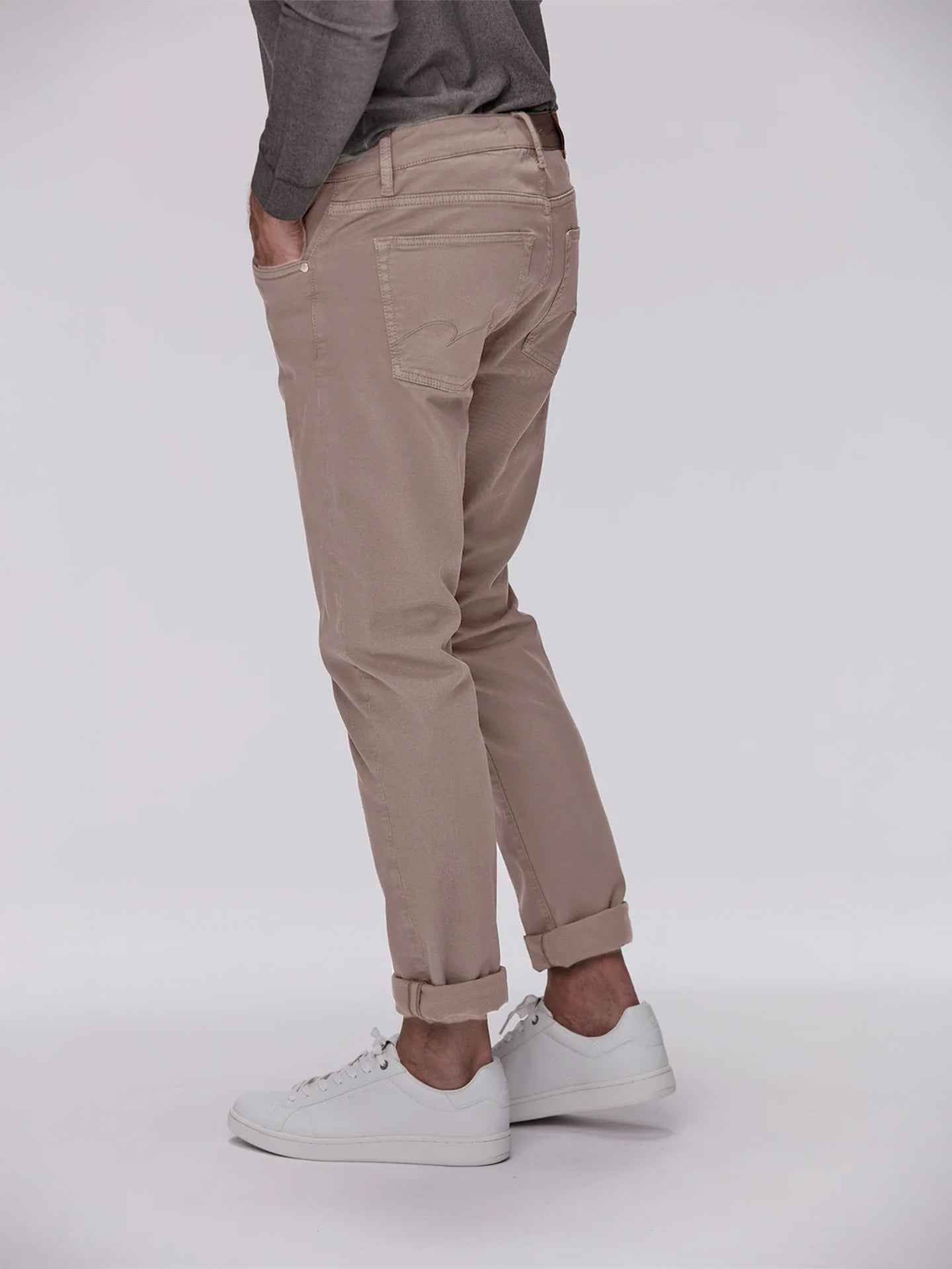 Tapered Fit 5-Pocket Byxa