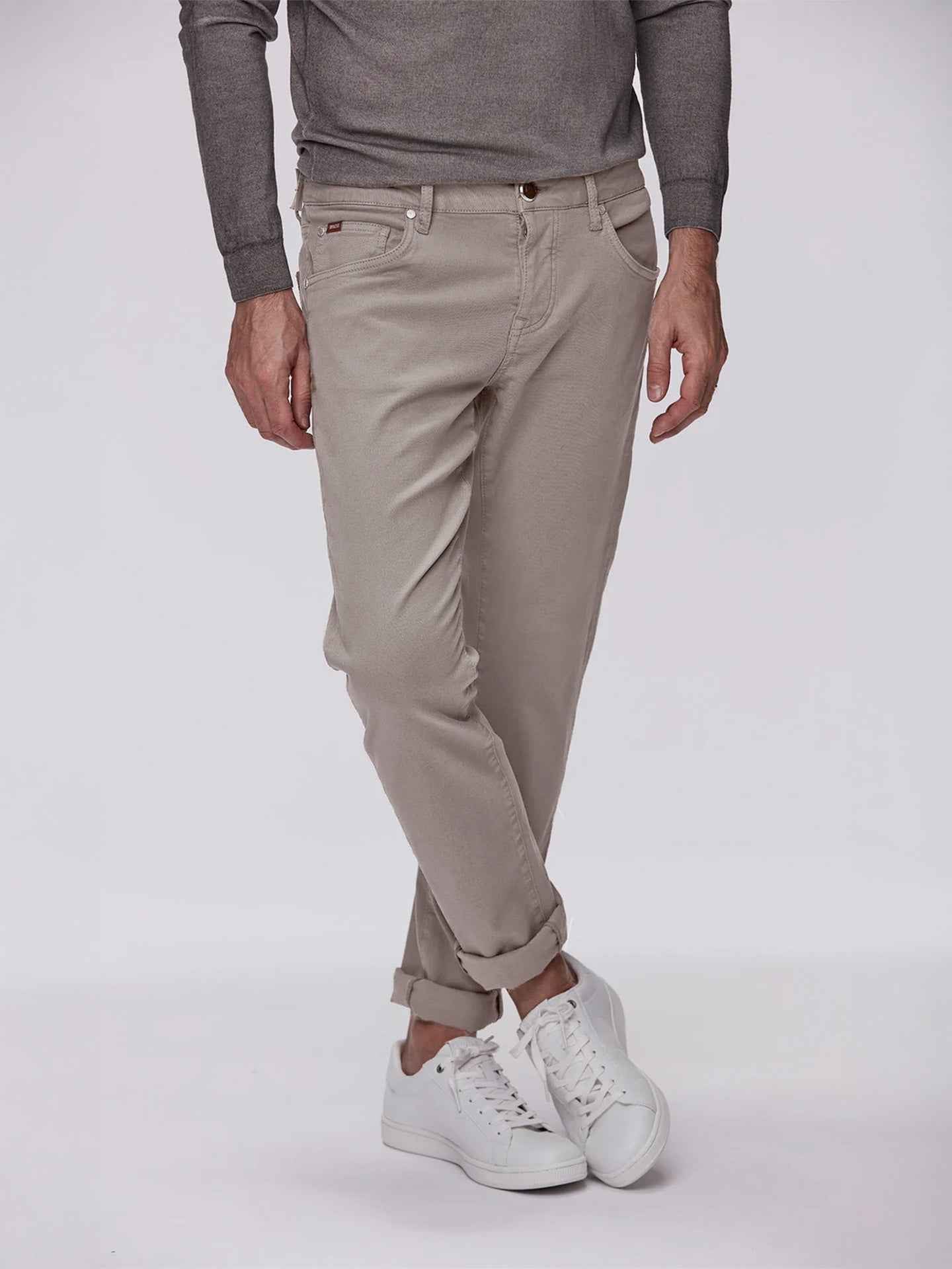 Tapered Fit 5-Pocket Byxa