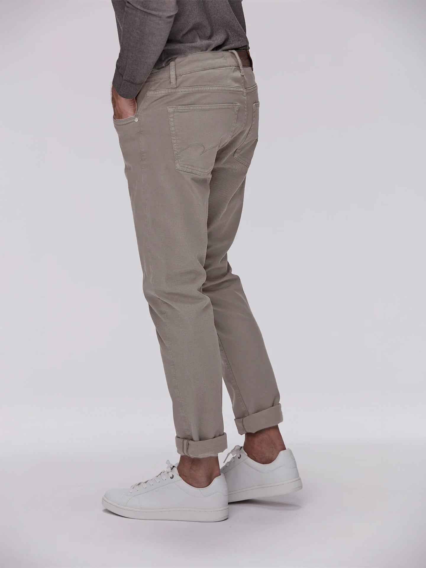 Tapered Fit 5-Pocket Byxa