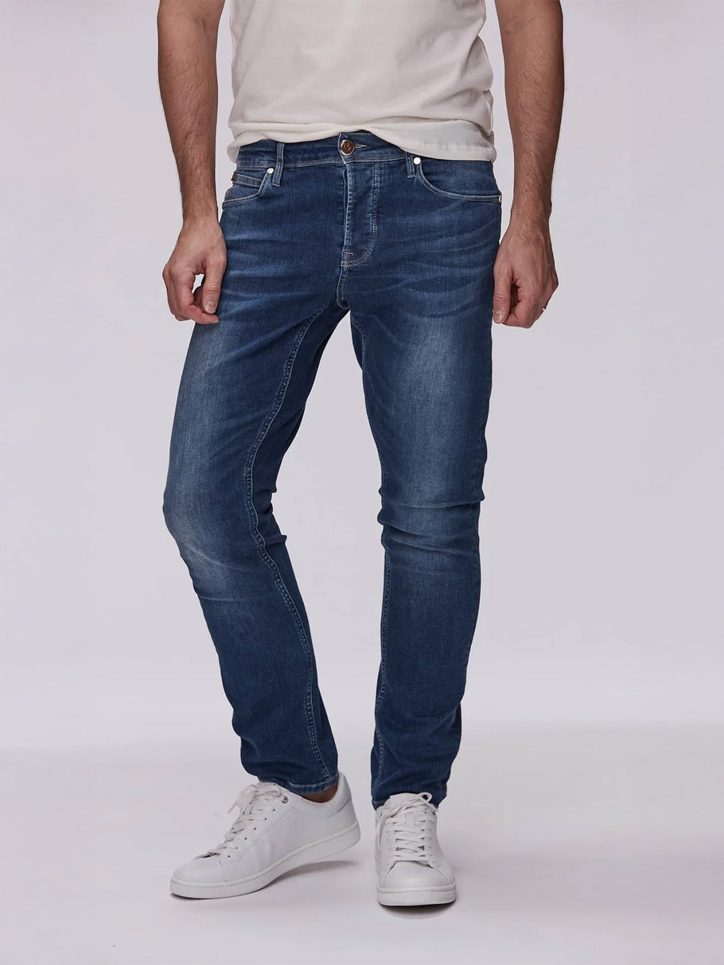Tapered Fit 5-Pocket Jeans