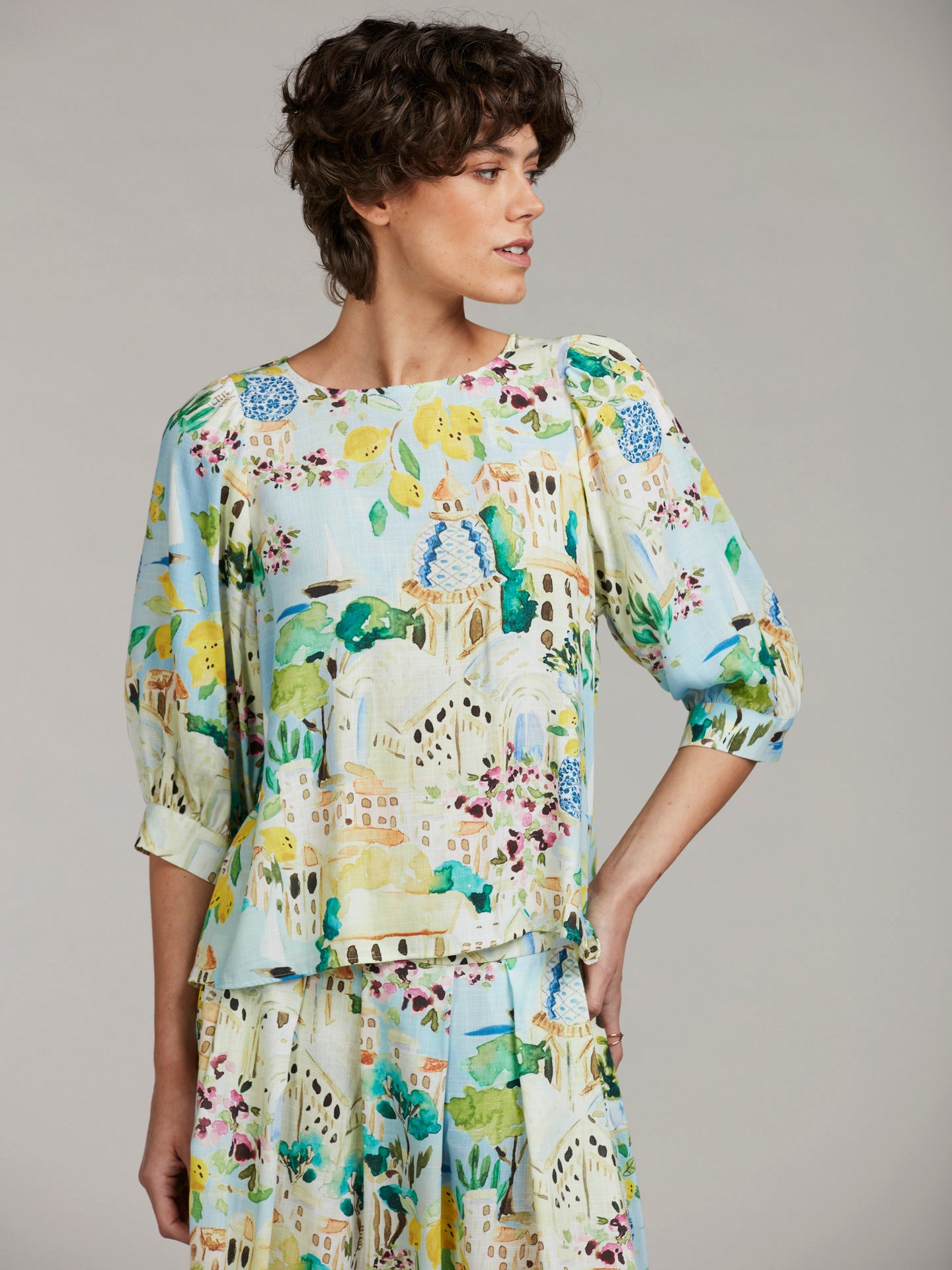 Carmen Mönstrad Blus i viskos