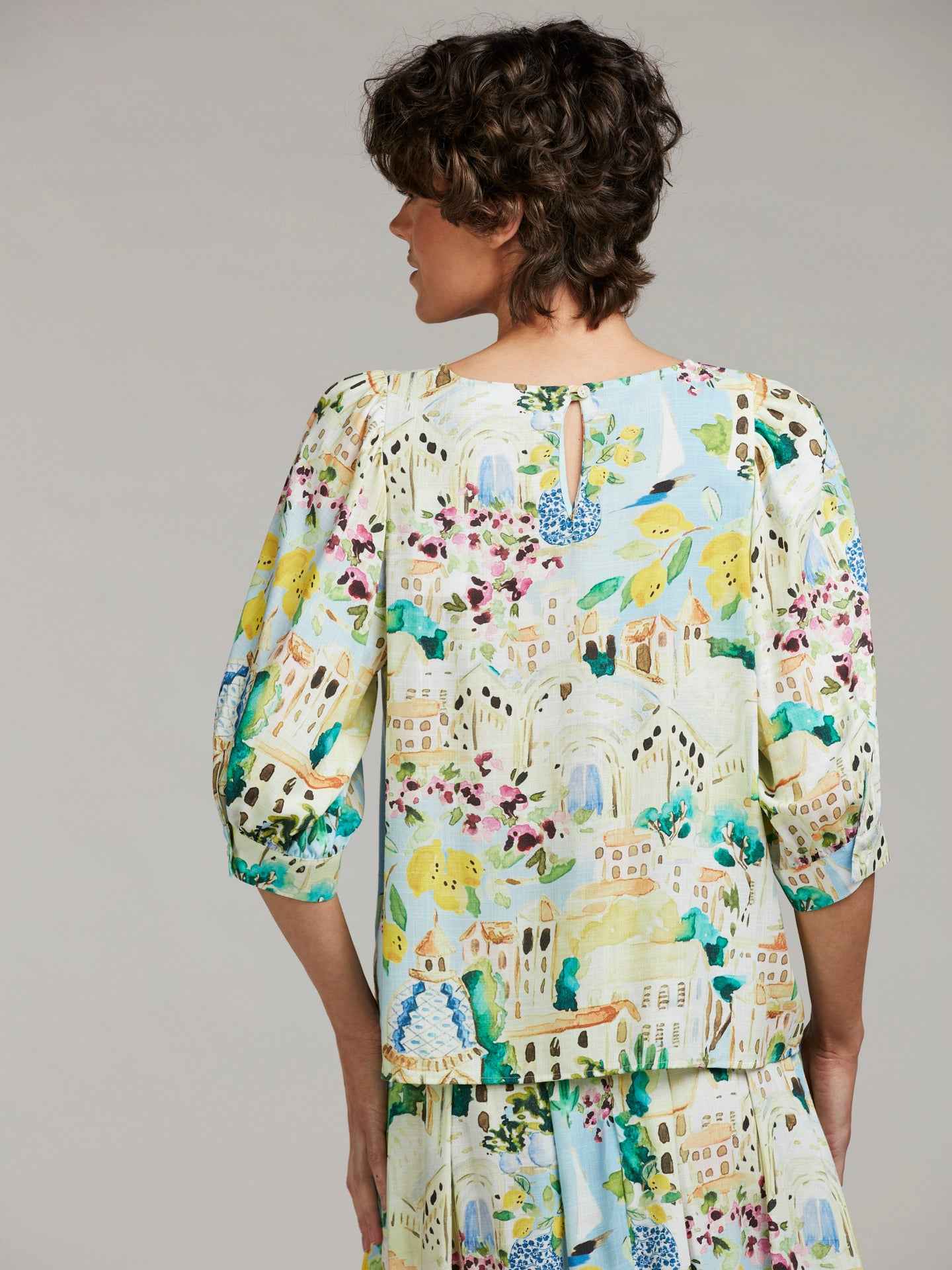 Carmen Mönstrad Blus i viskos