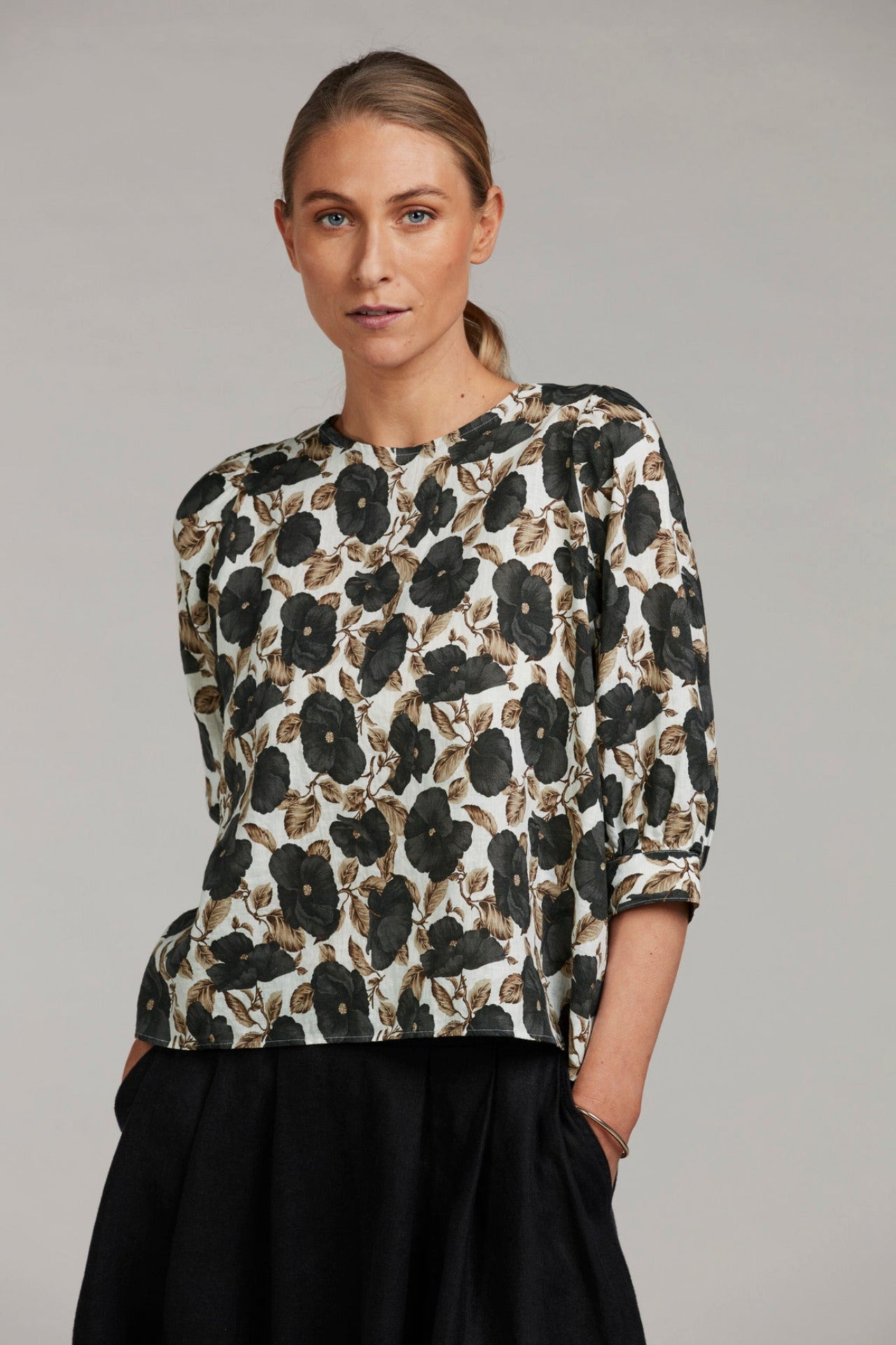 Carmen Blommig Linnesblus