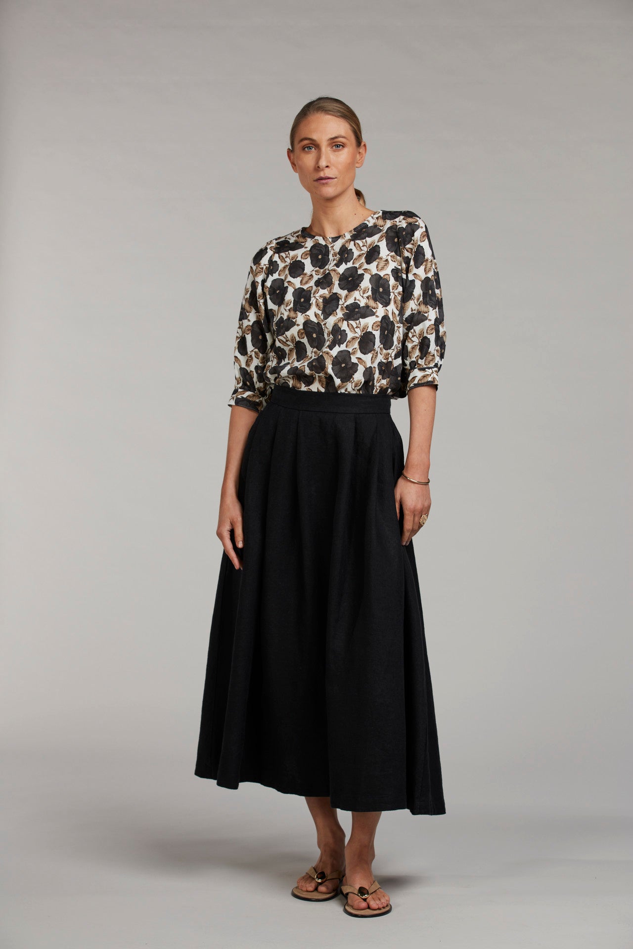 Svart mönstrad linneblus - Stenströms