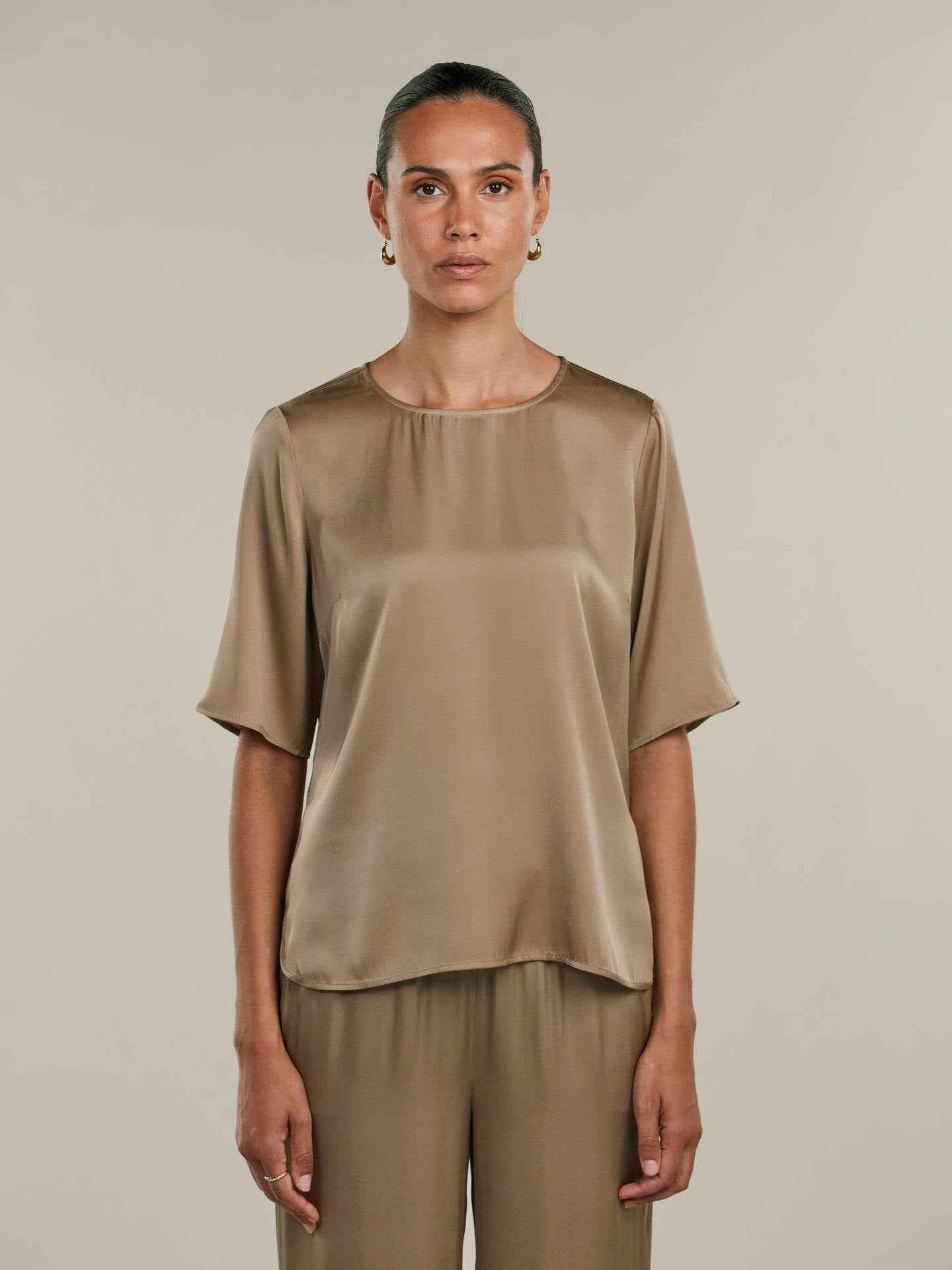 Sanne Regular Sidenblus
