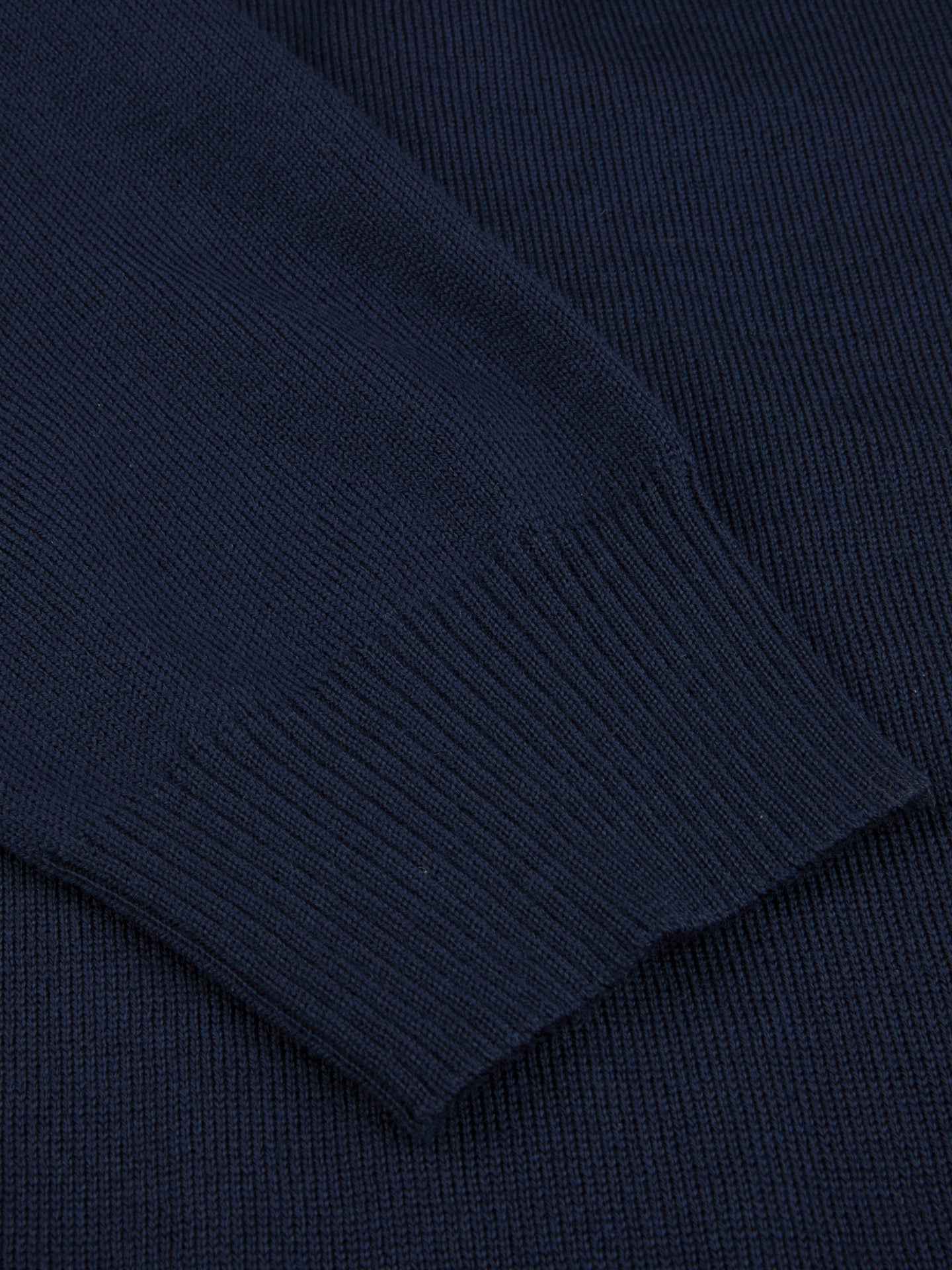 Klassisk V-hals Kofta i Merinoull