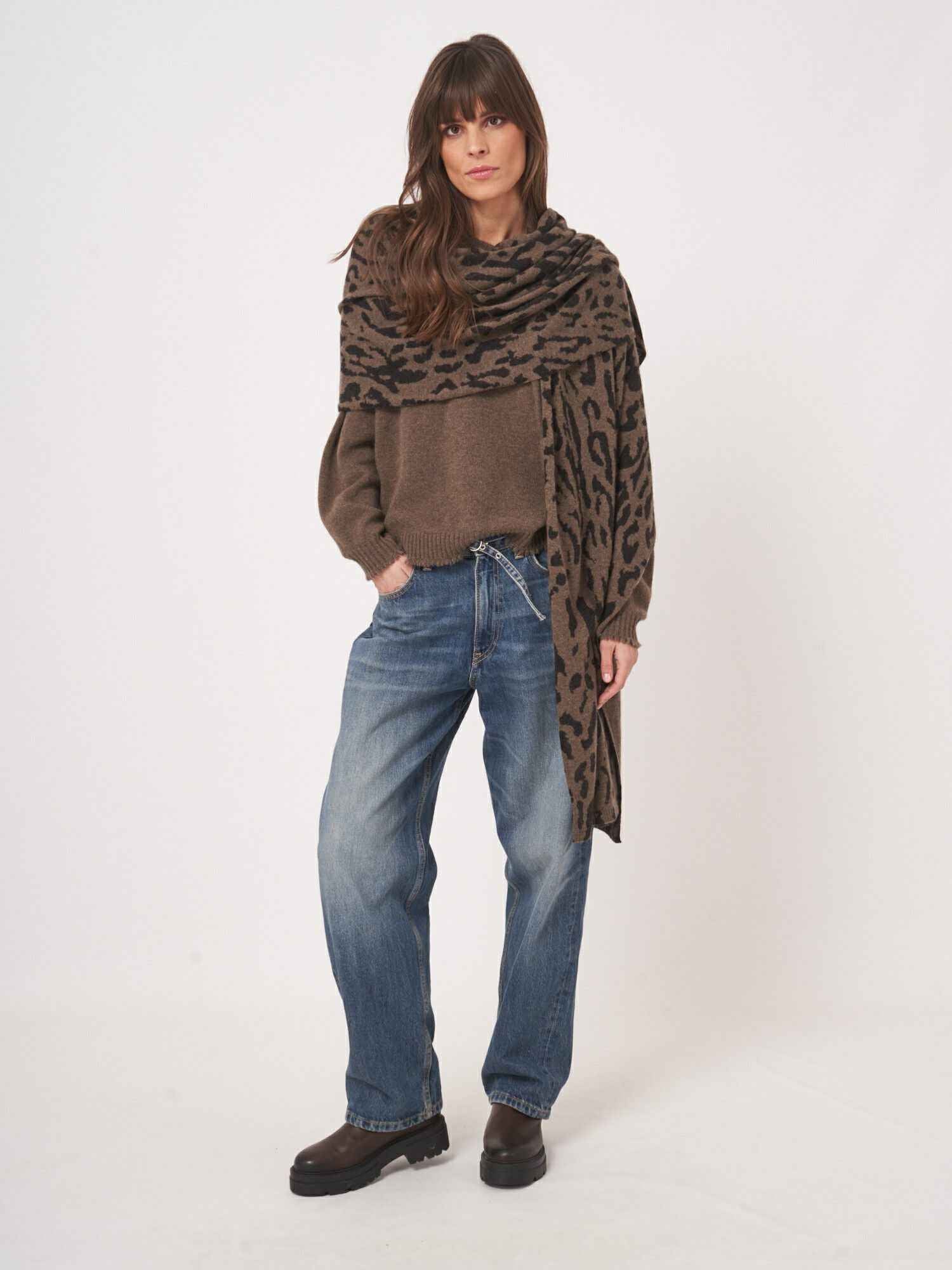 Leopardmönstrad Scarf i Cashmere