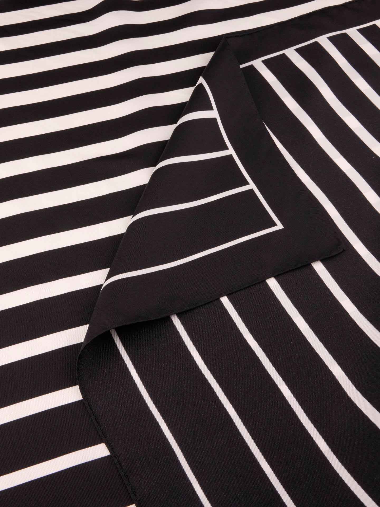 Randig 65x65cm Sidenscarf