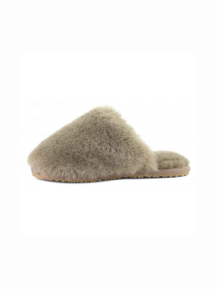 Closed-Toe Sheepskin Slipper