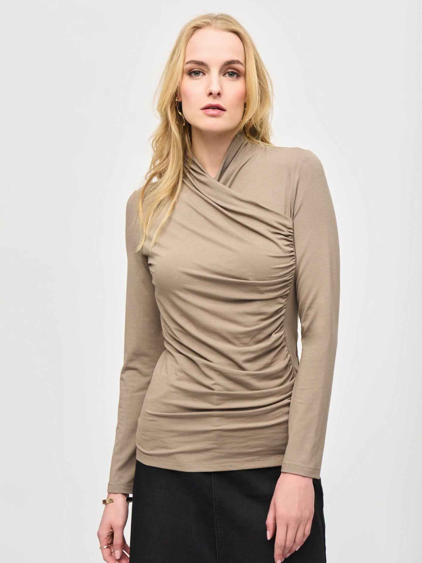 Cowl Neck Draperad Topp