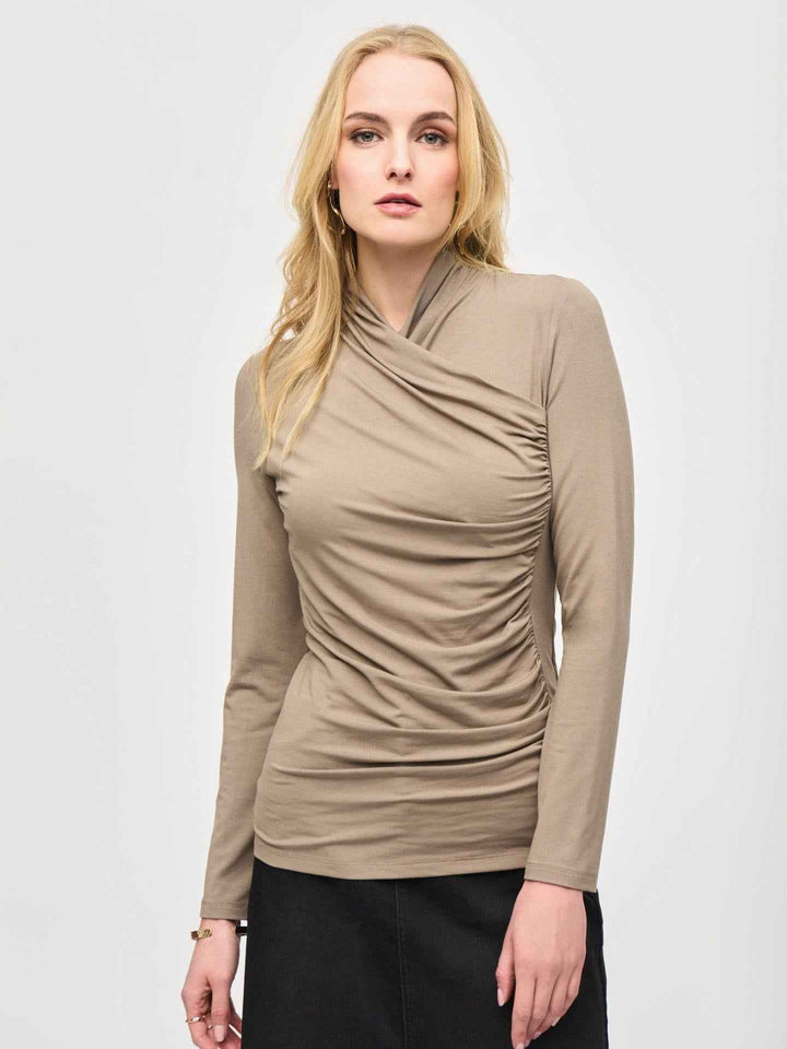 Cowl Neck Draperad Topp