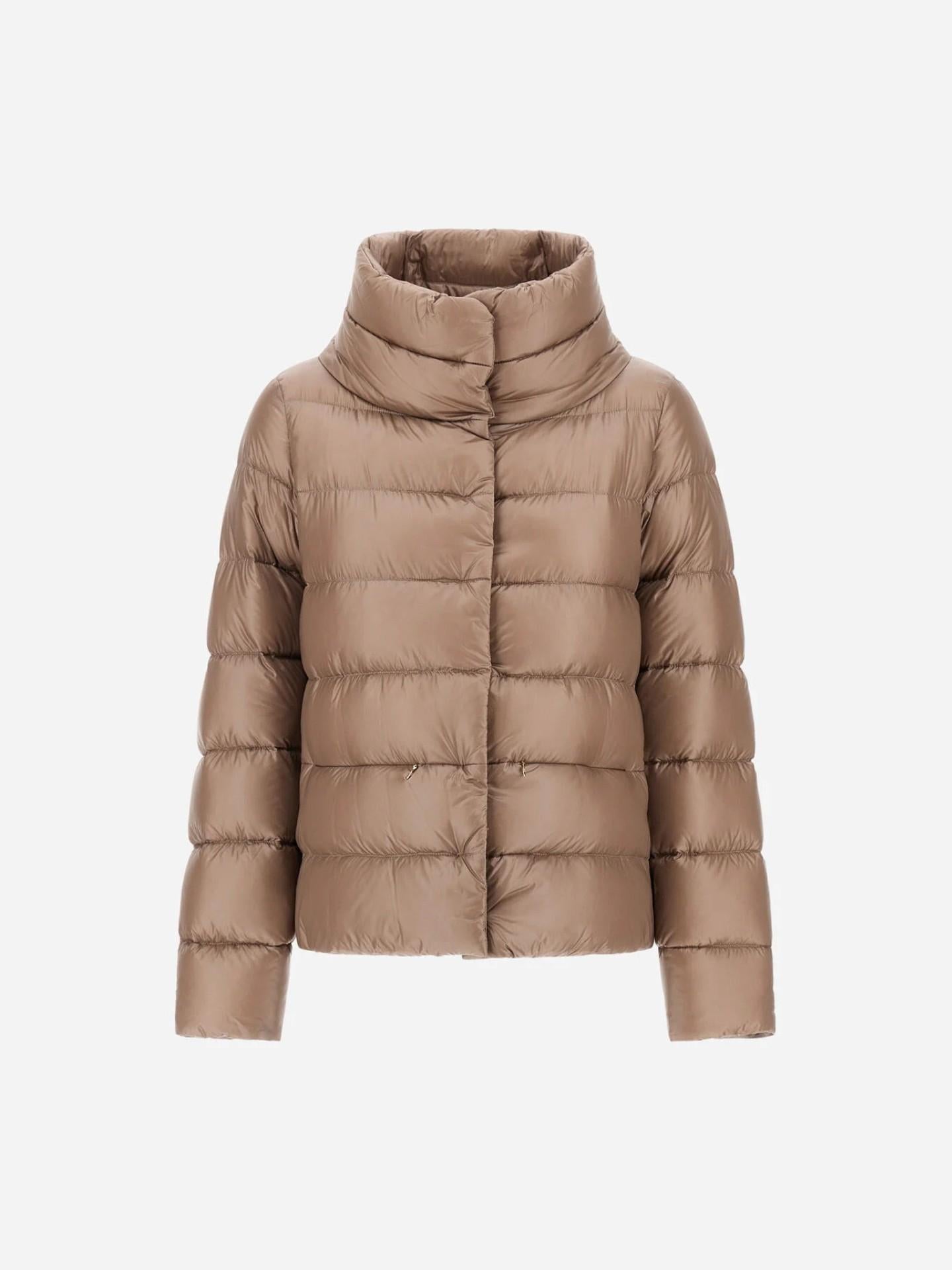 Lätt Dunjacka, Hög krage