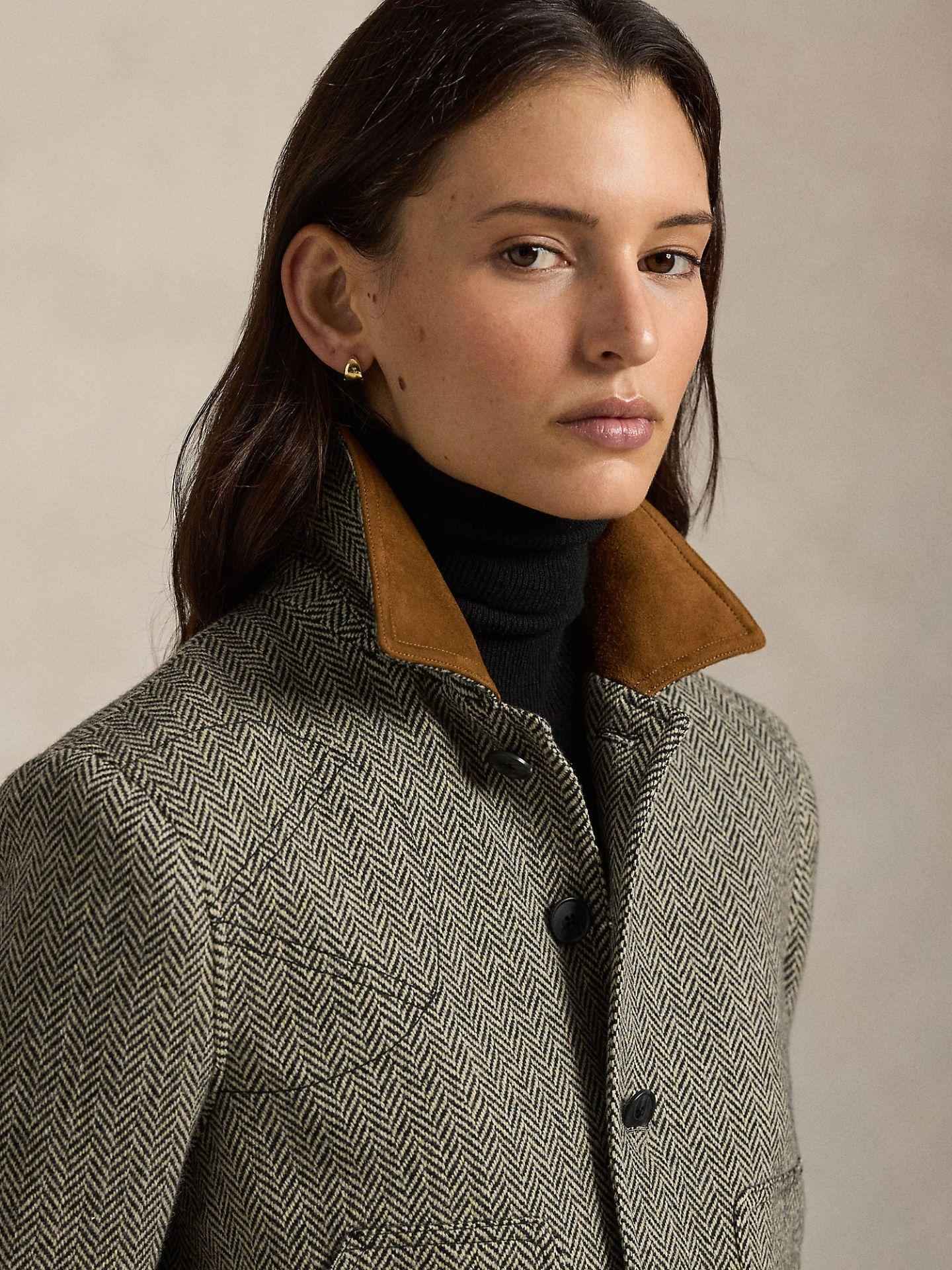 Jacka med Mockadetaljer