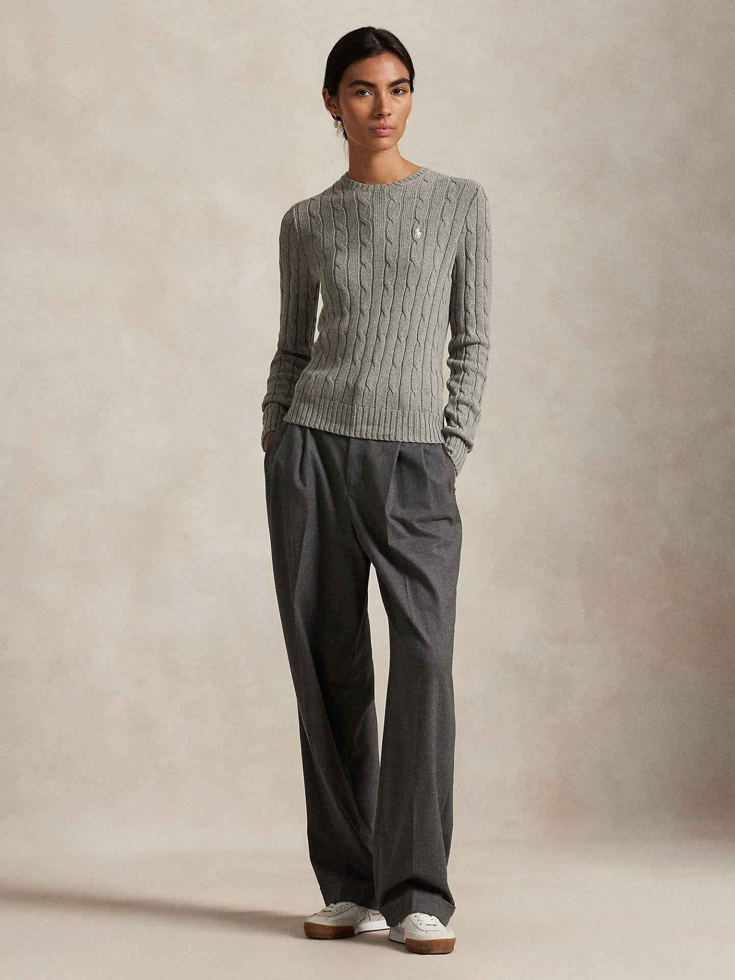 Kabelstickad Tröja i Borstad Bomull