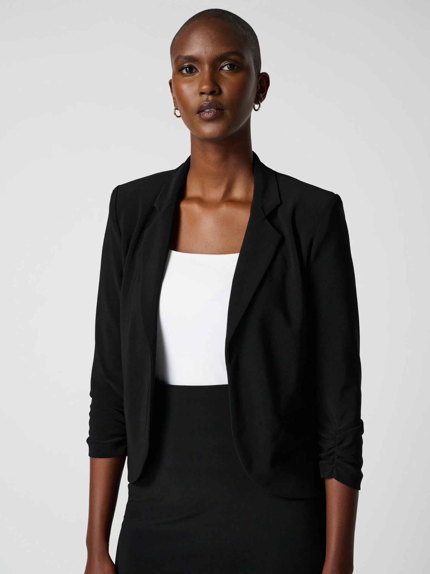 Kavaj med 3/4 ärmlängd