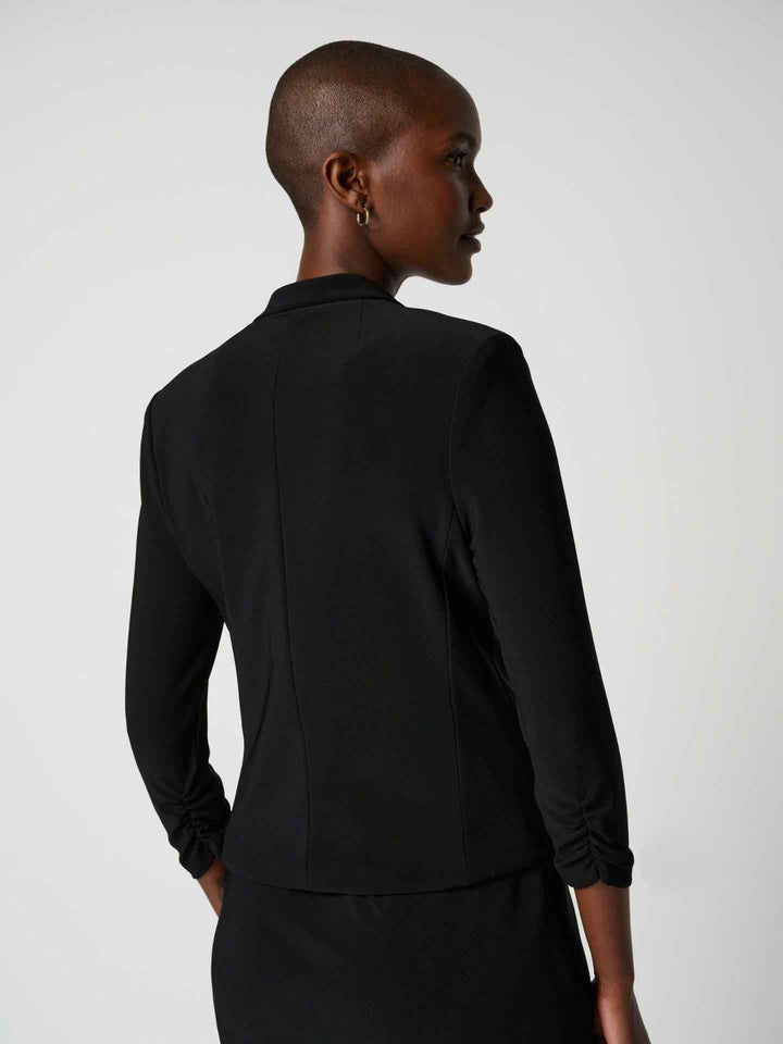 Kavaj med 3/4 ärmlängd