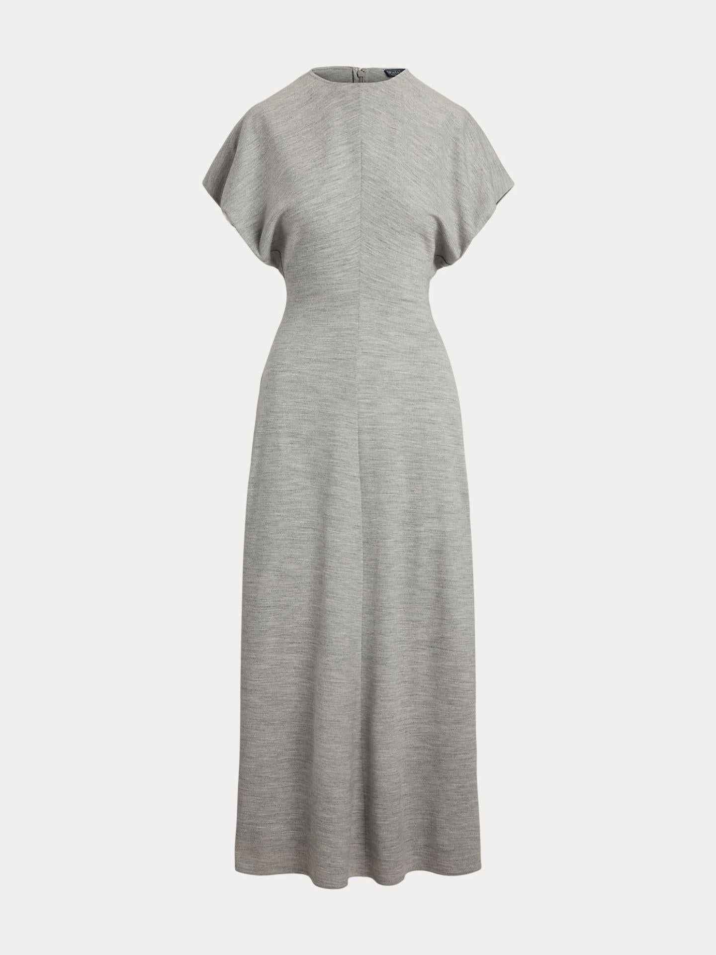 Klänning med kort dolmanärm