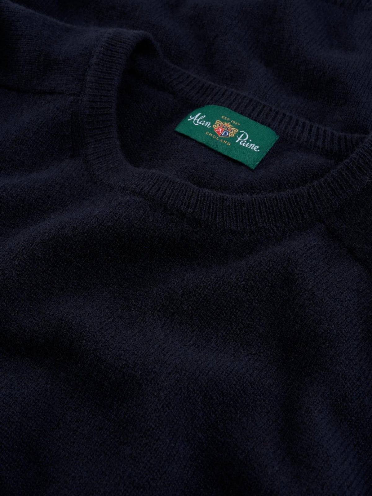 Marinblå Crew Neck Lammullströja - Alan Paine