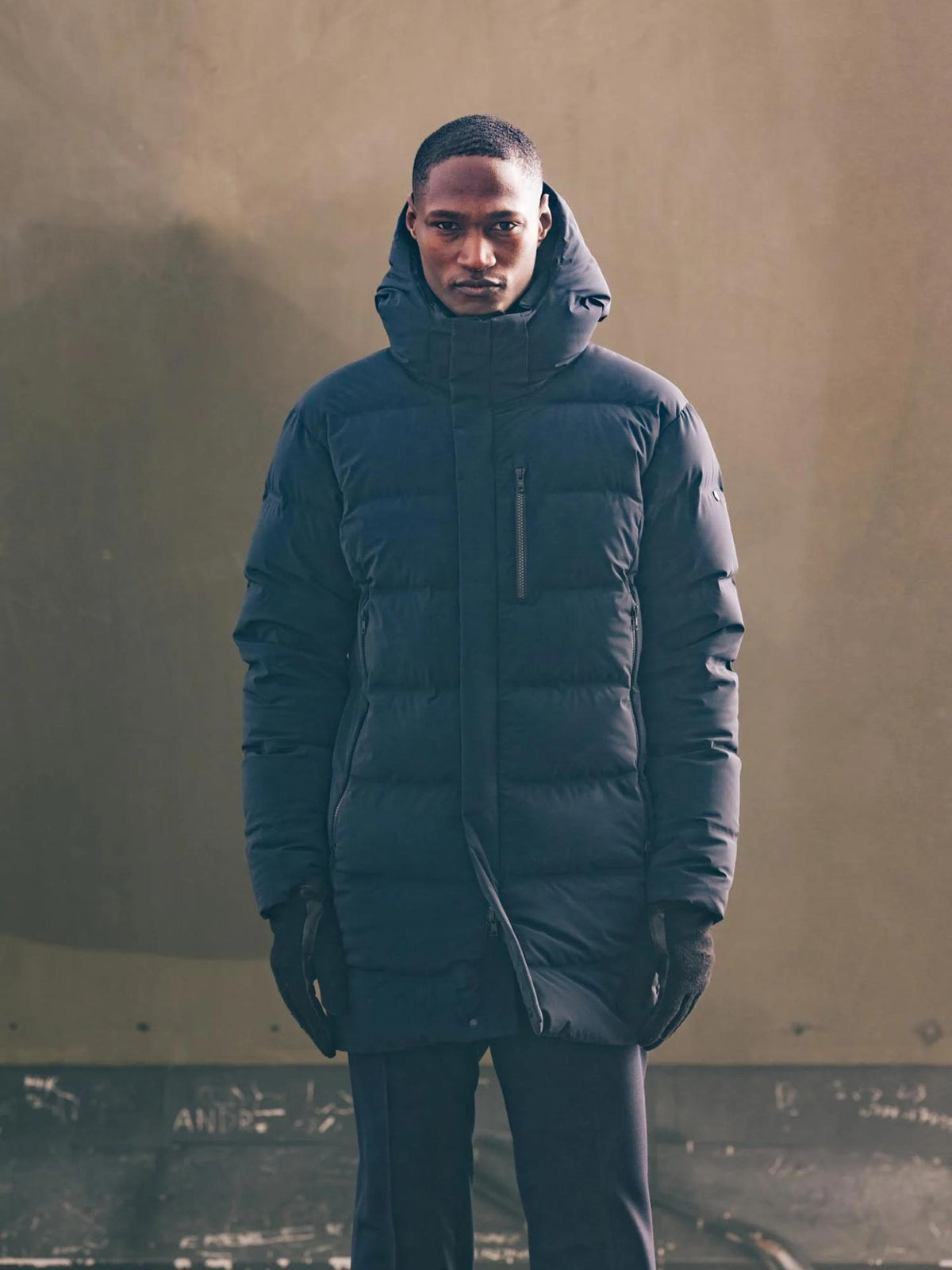 Scandinavian Edition - Marinblå Radian II Apex Parka