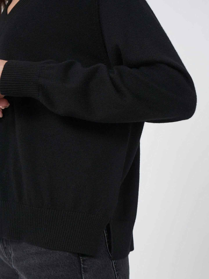 Merinoullströja med v-hals