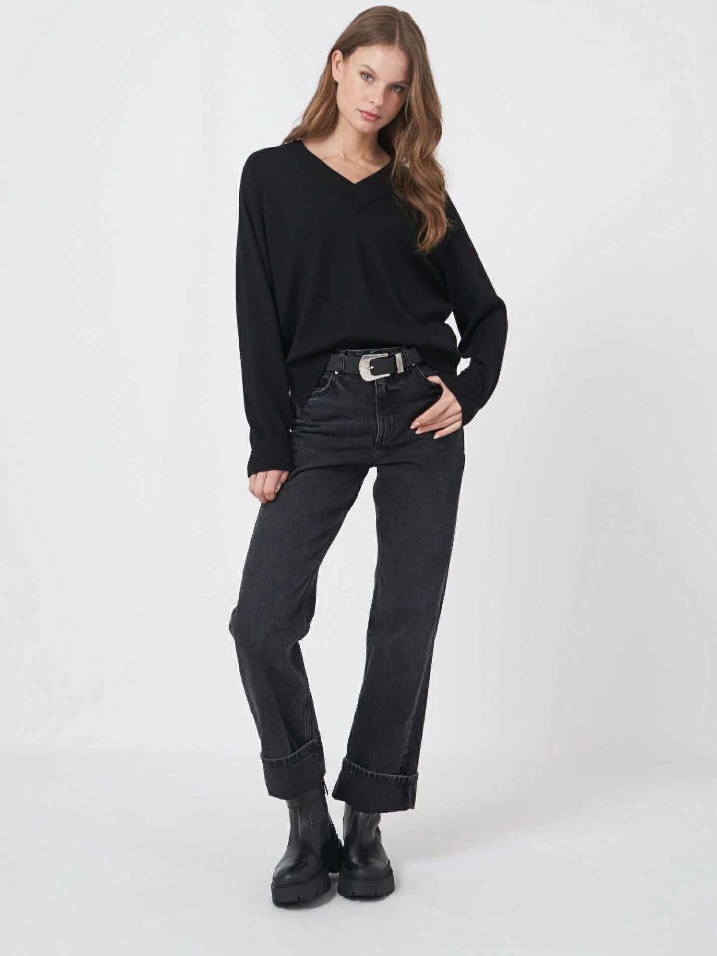 Merinoullströja med v-hals