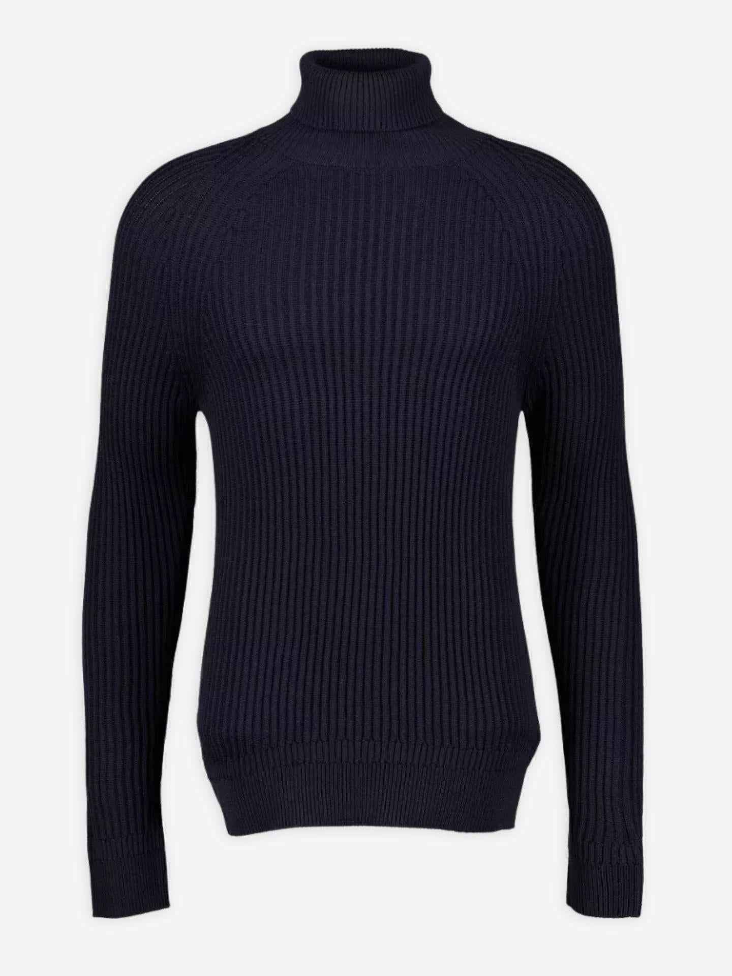Ribbstickad Turtleneck i Virgin Wool
