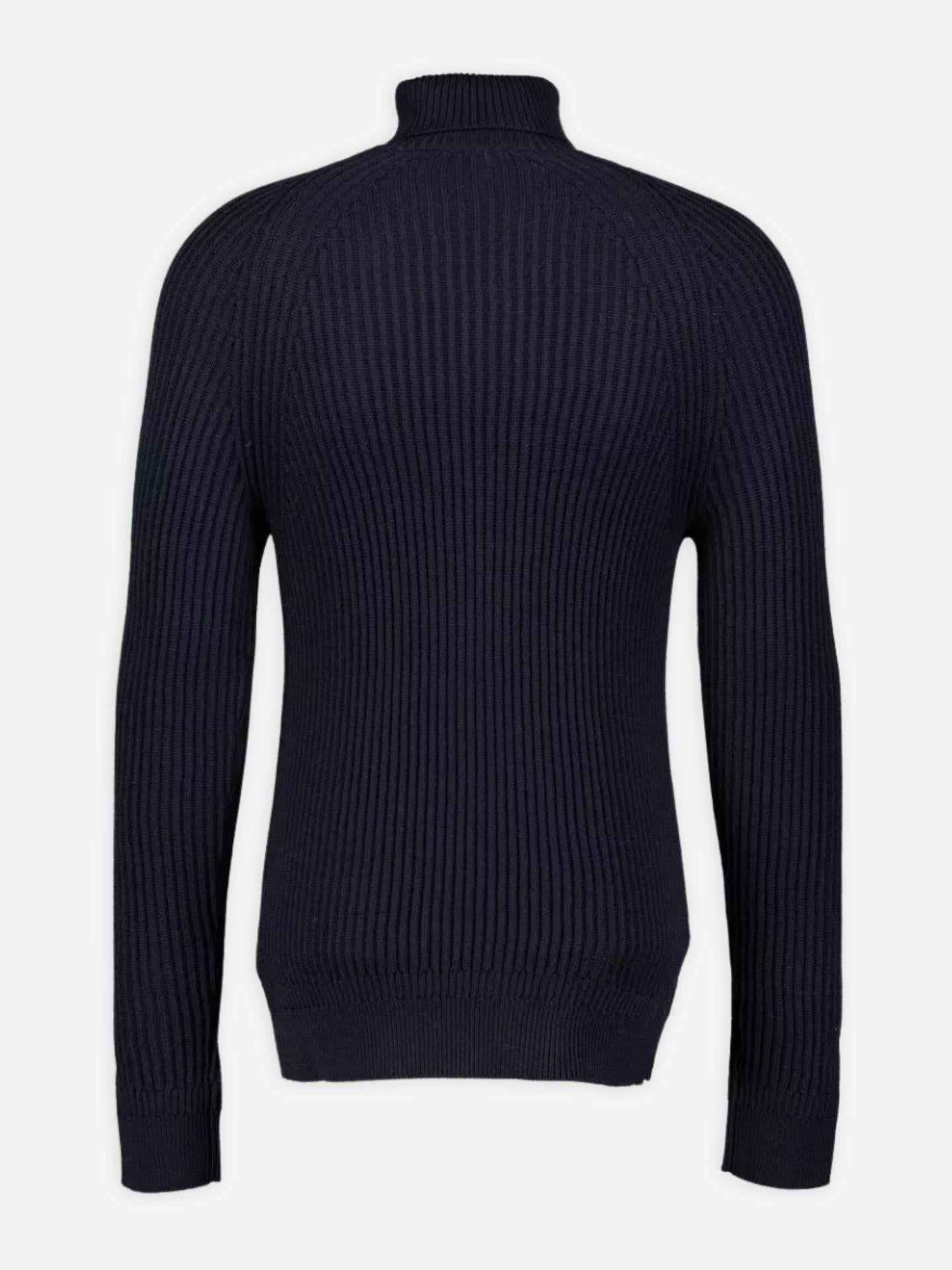 Ribbstickad Turtleneck i Virgin Wool