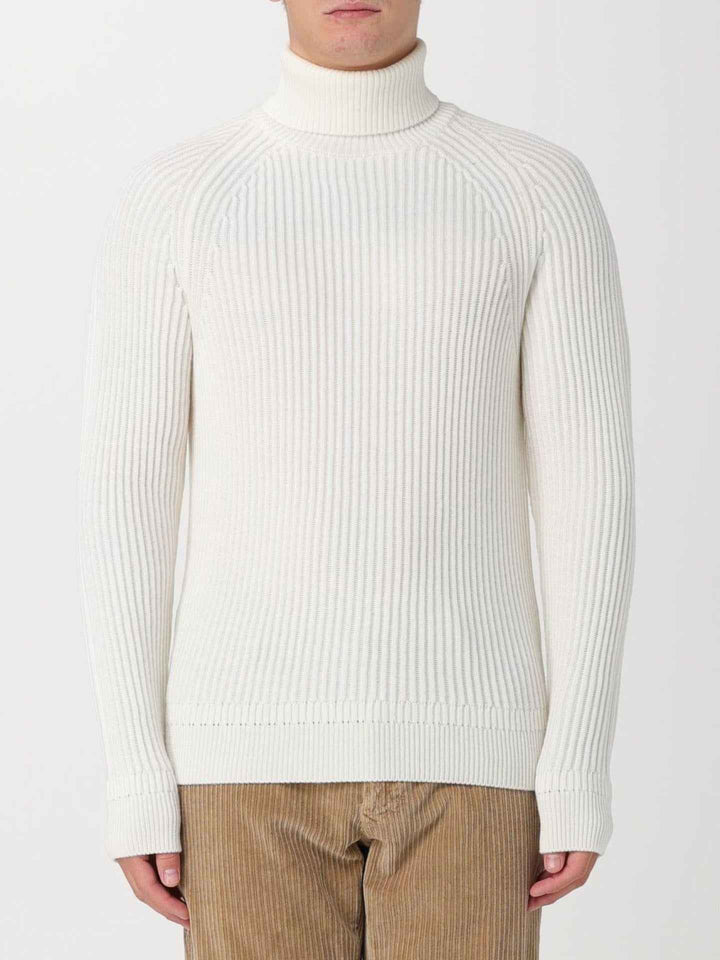Ribbstickad Turtleneck i Virgin Wool