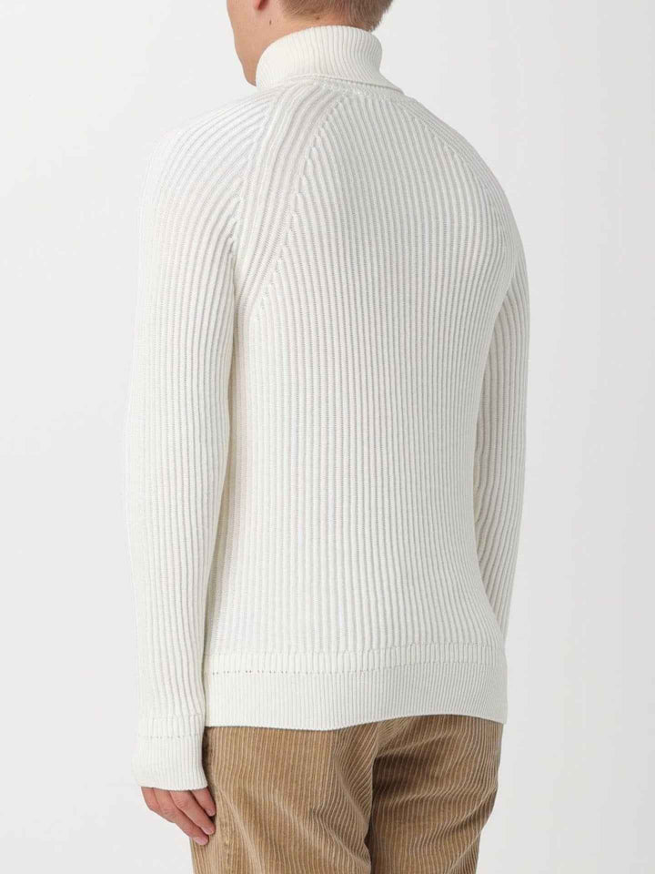 Ribbstickad Turtleneck i Virgin Wool