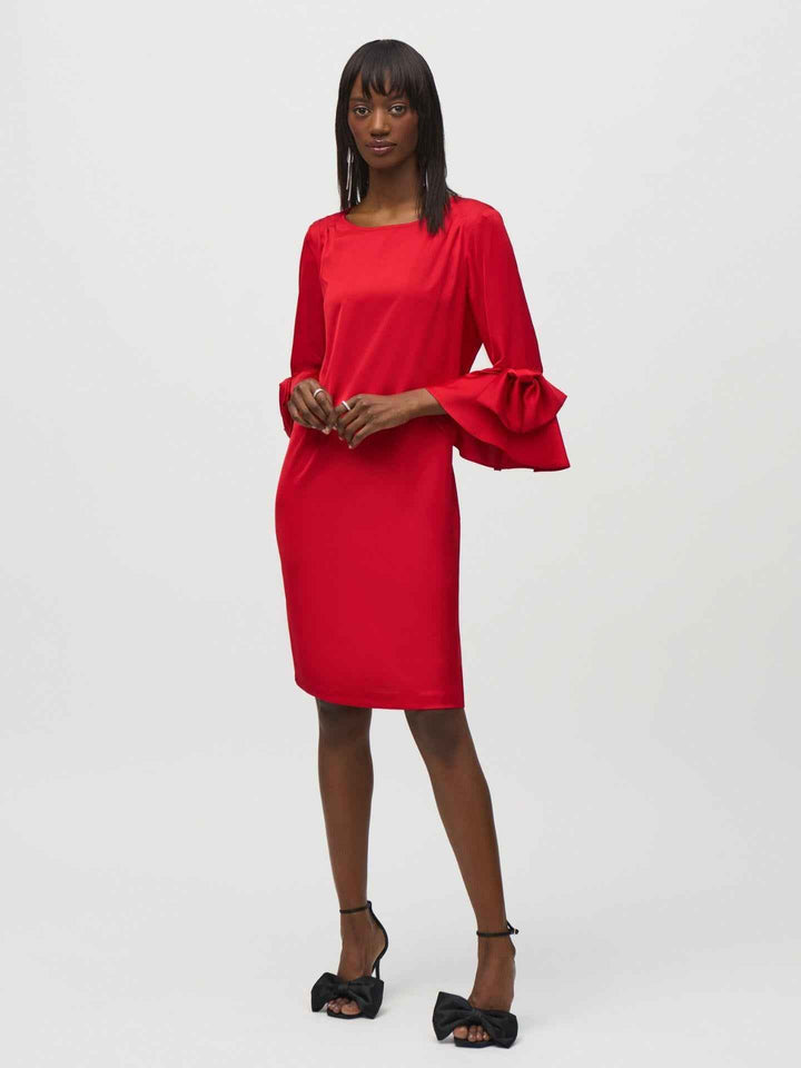 Satinklänning med Volangärm