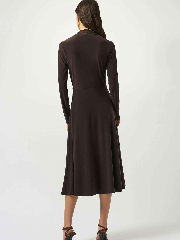 Silkeslen Omlottklänning