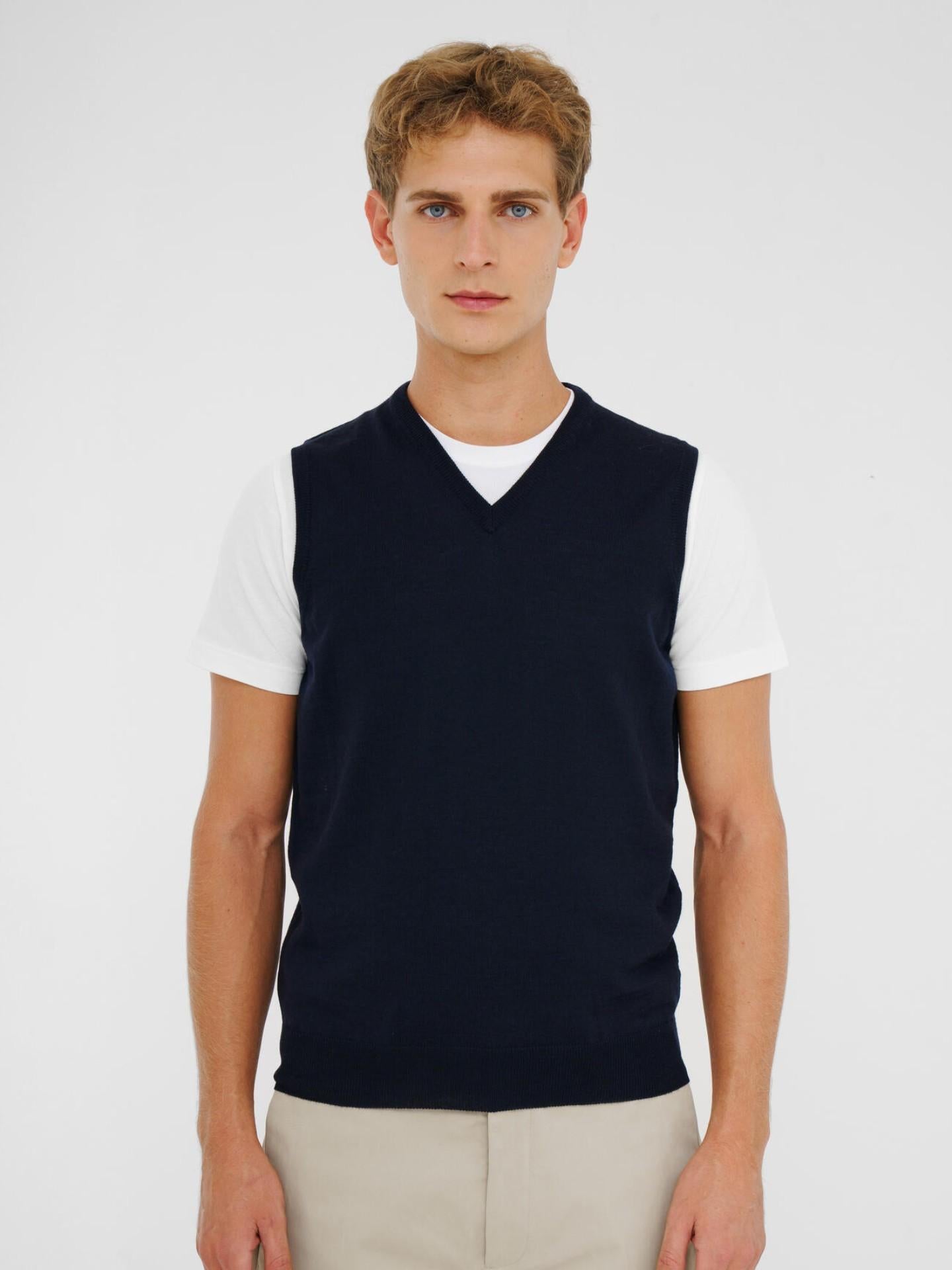 Ärmlös Slipover i Merinoull - Stenströms Store