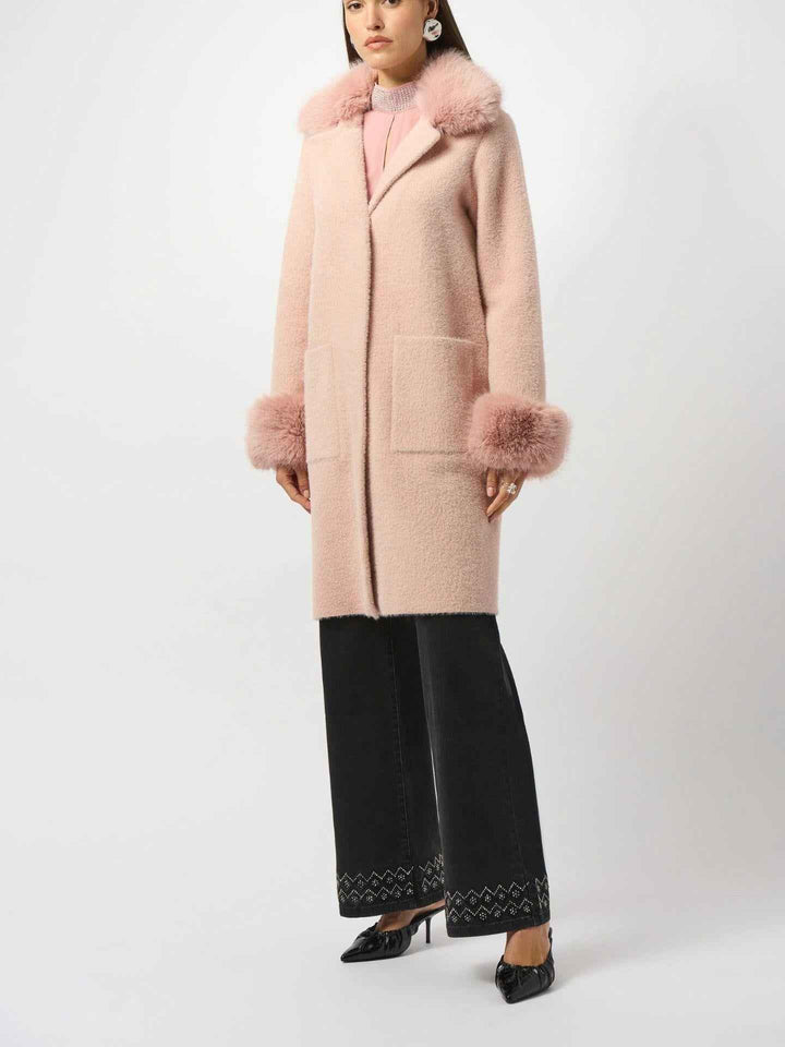 Stickad Faux Fur Kappa