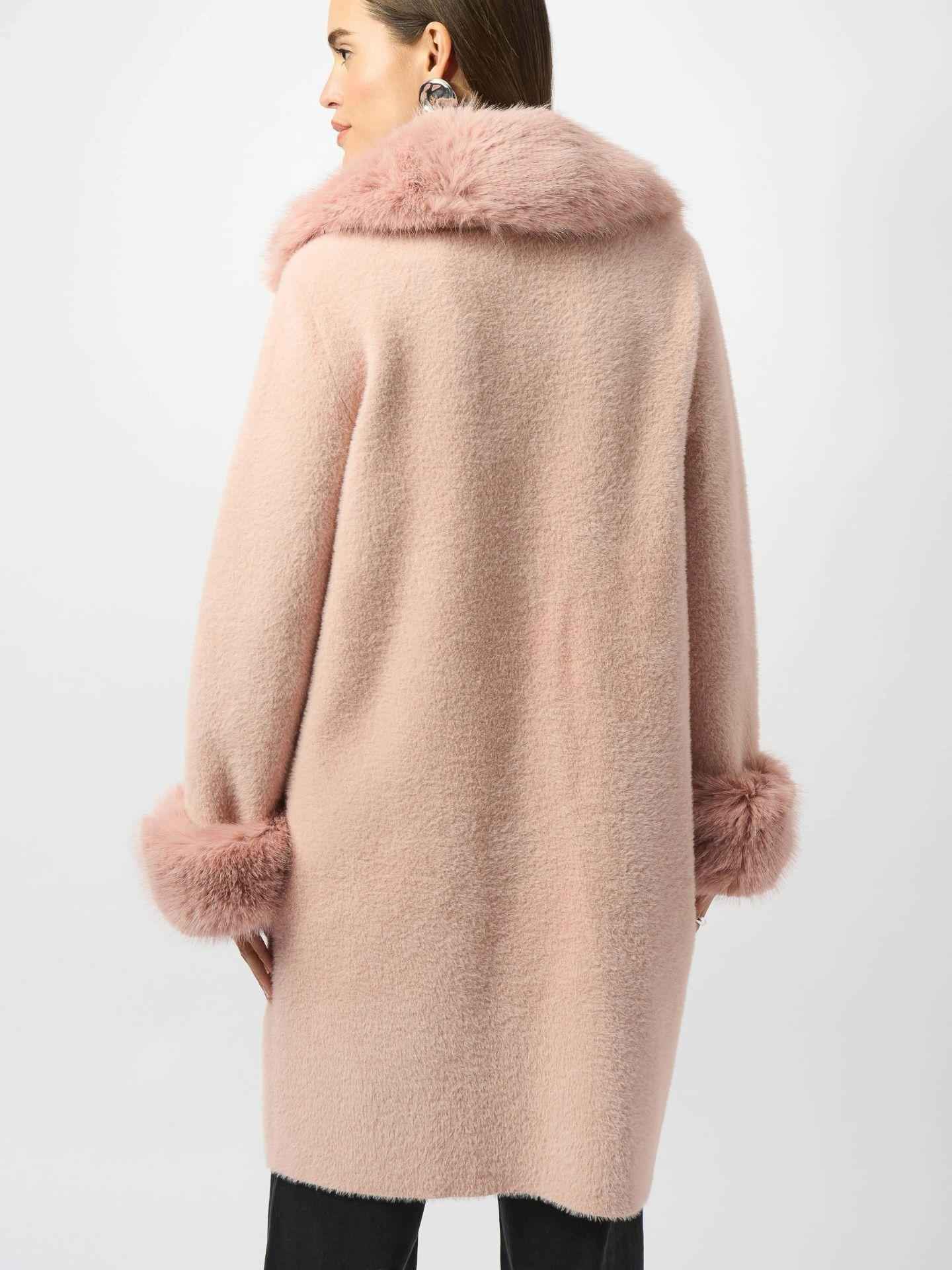 Stickad Faux Fur Kappa
