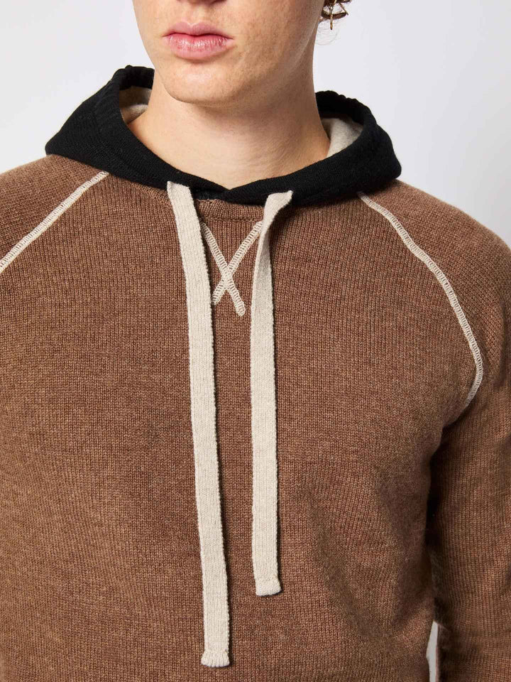 Stickad Hoodie i Ull och Cashmere