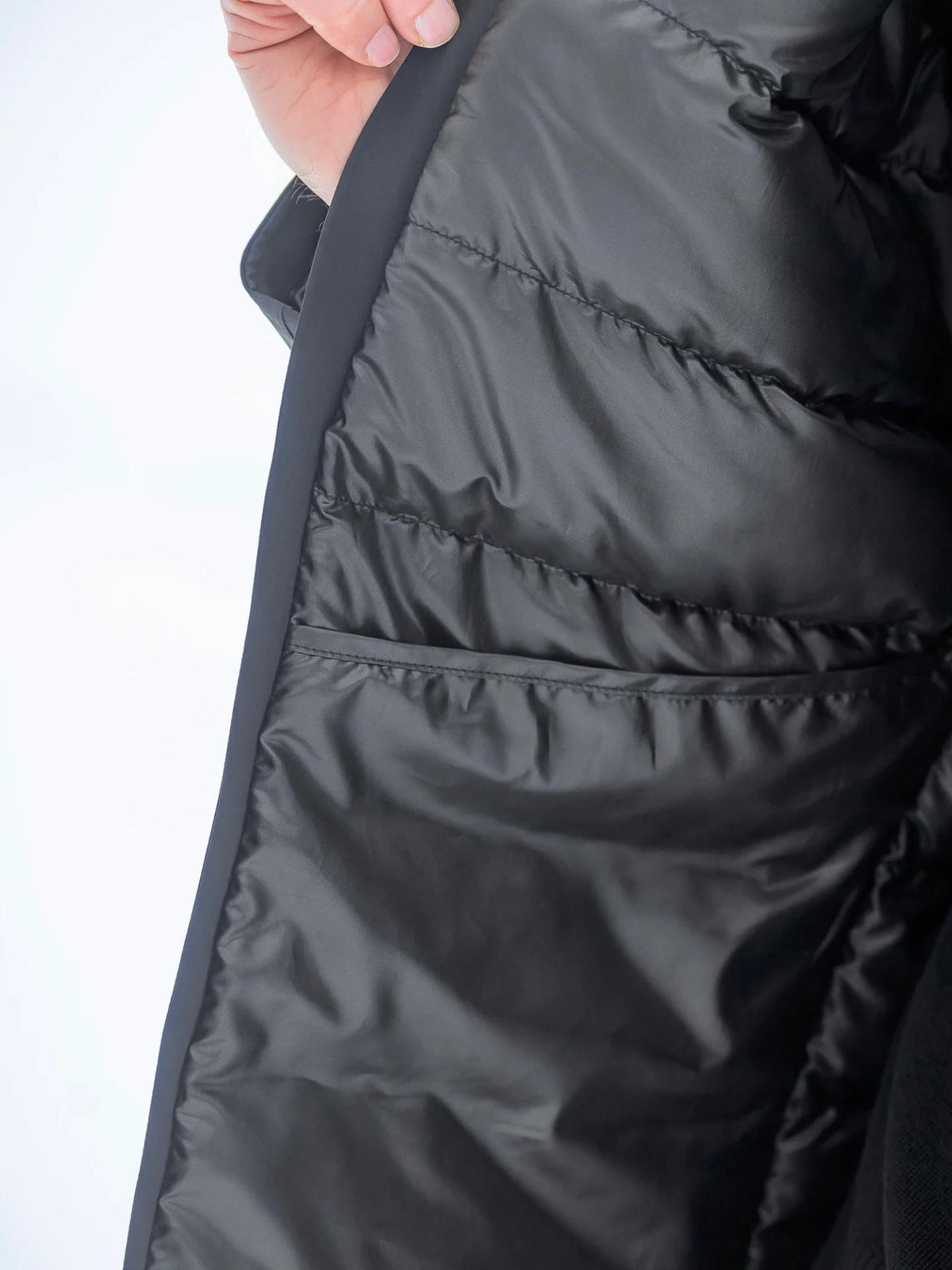 Svart Phantom Down Jacket - UBR