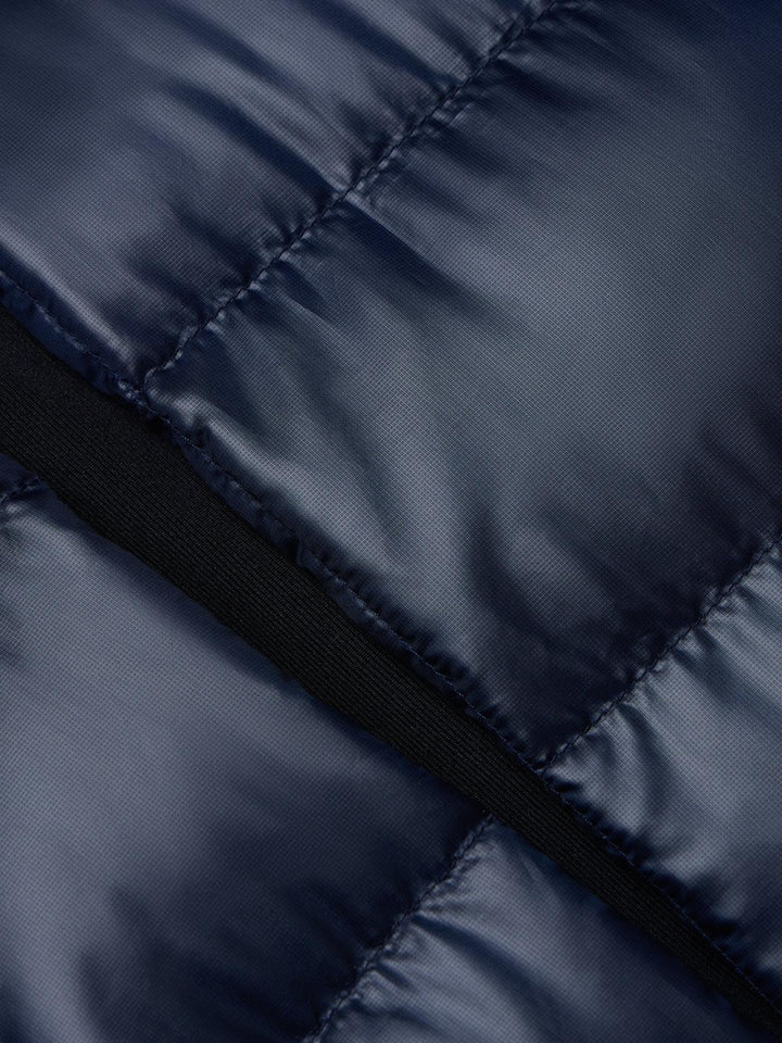 Svart Phantom Down Jacket - UBR