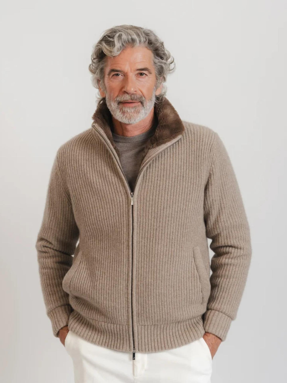 Taupe Alpine Ribbstickad Cashmere Jacka - Brown Avenue