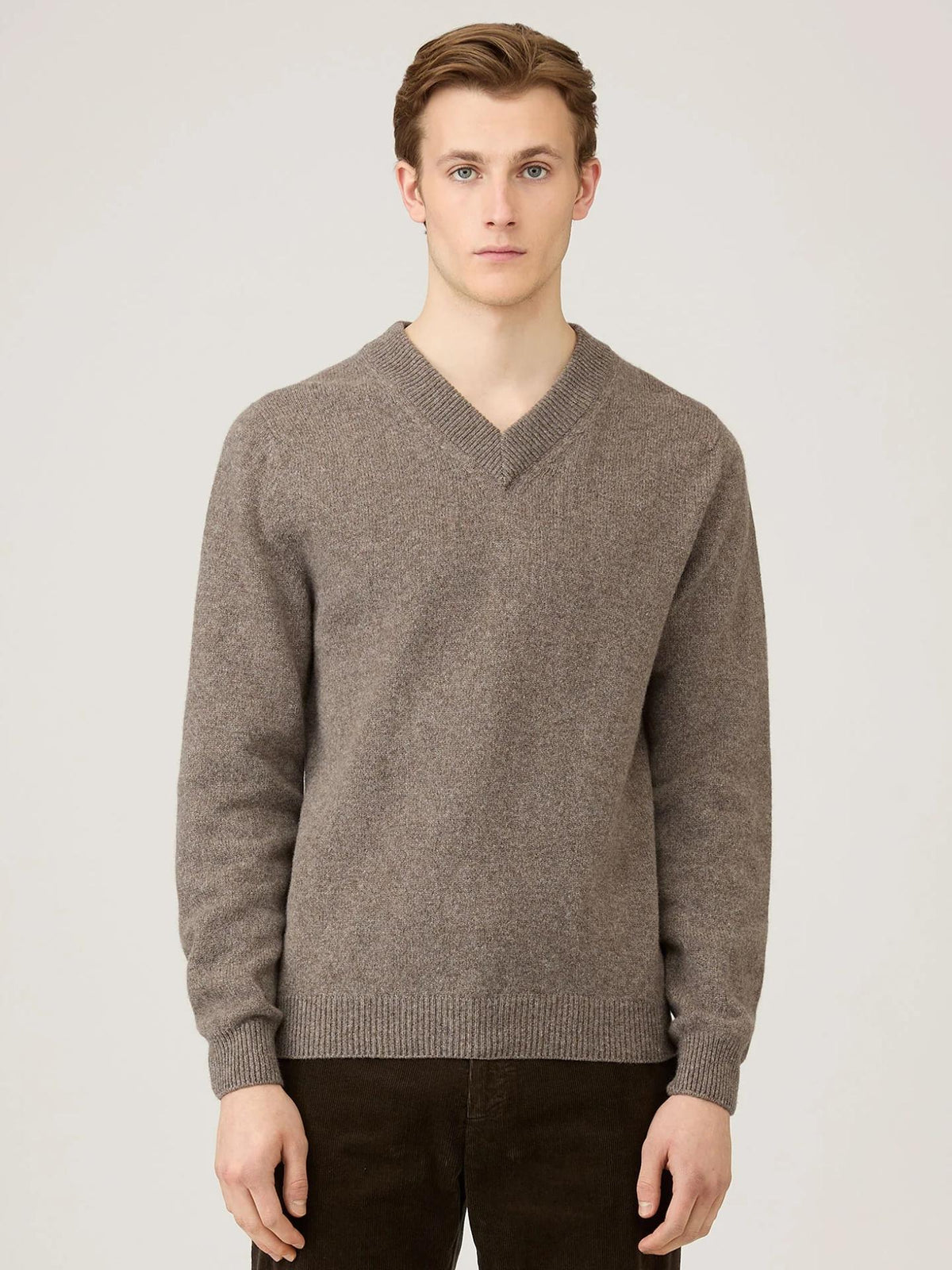 Taupe V-hals Lammullströja - Sunspel