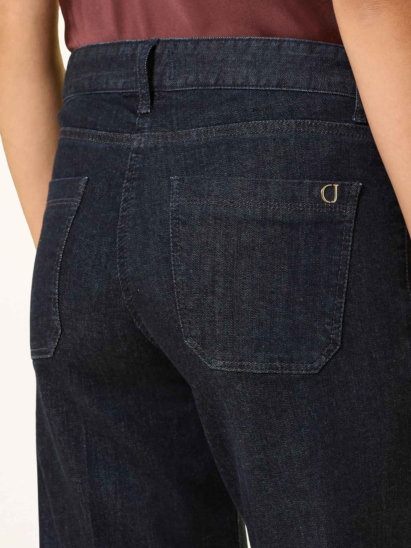 Tess Straight Worn In Jeans